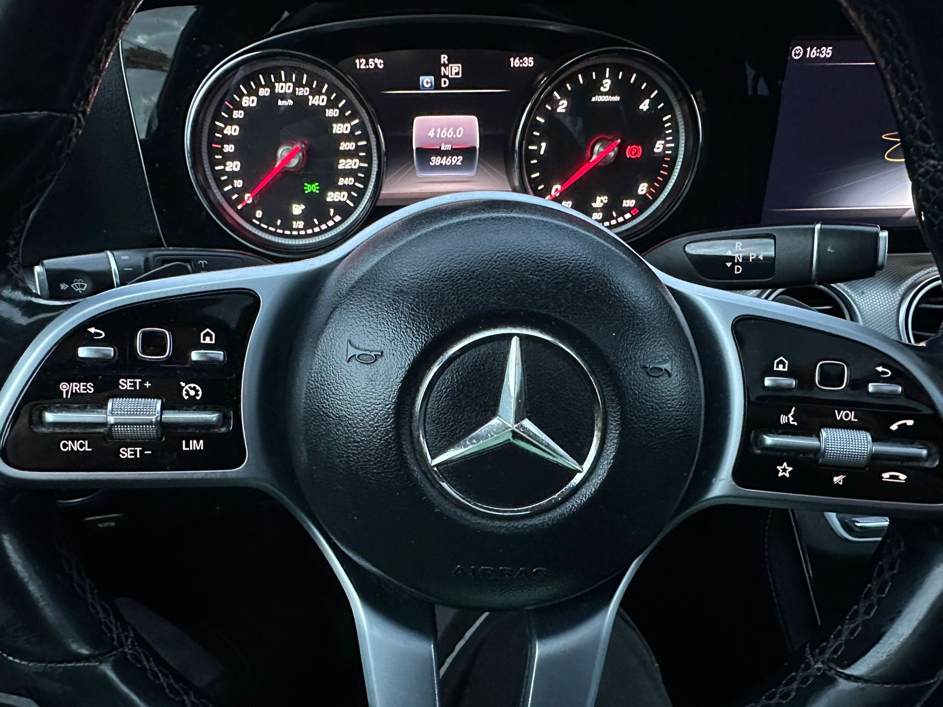 MERCEDES-BENZ E 220 d 4Matic 9G-Tronic-image-13