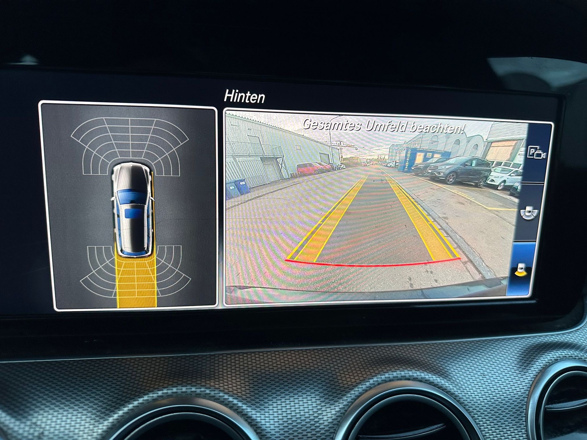MERCEDES-BENZ E 220 d 4Matic 9G-Tronic-image-14