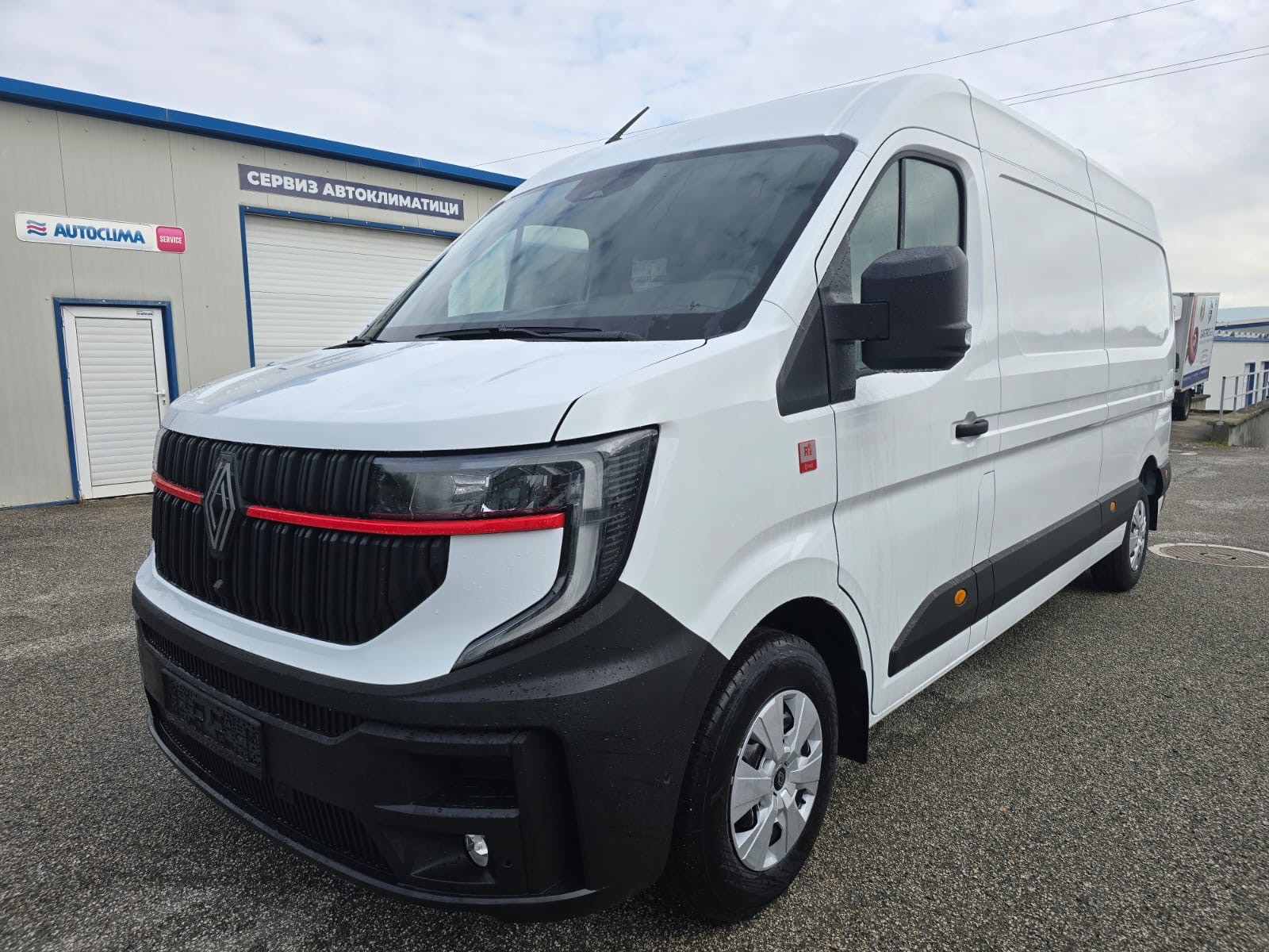 RENAULT Master E-Tech 40 EV 87kWh L3H2-image-2