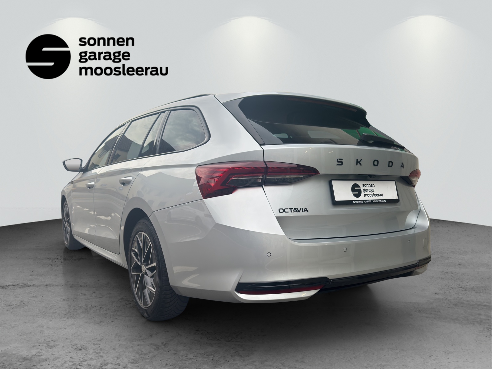 SKODA Octavia Combi 1.5 TSI mHEV DSG Sport Line-image-2
