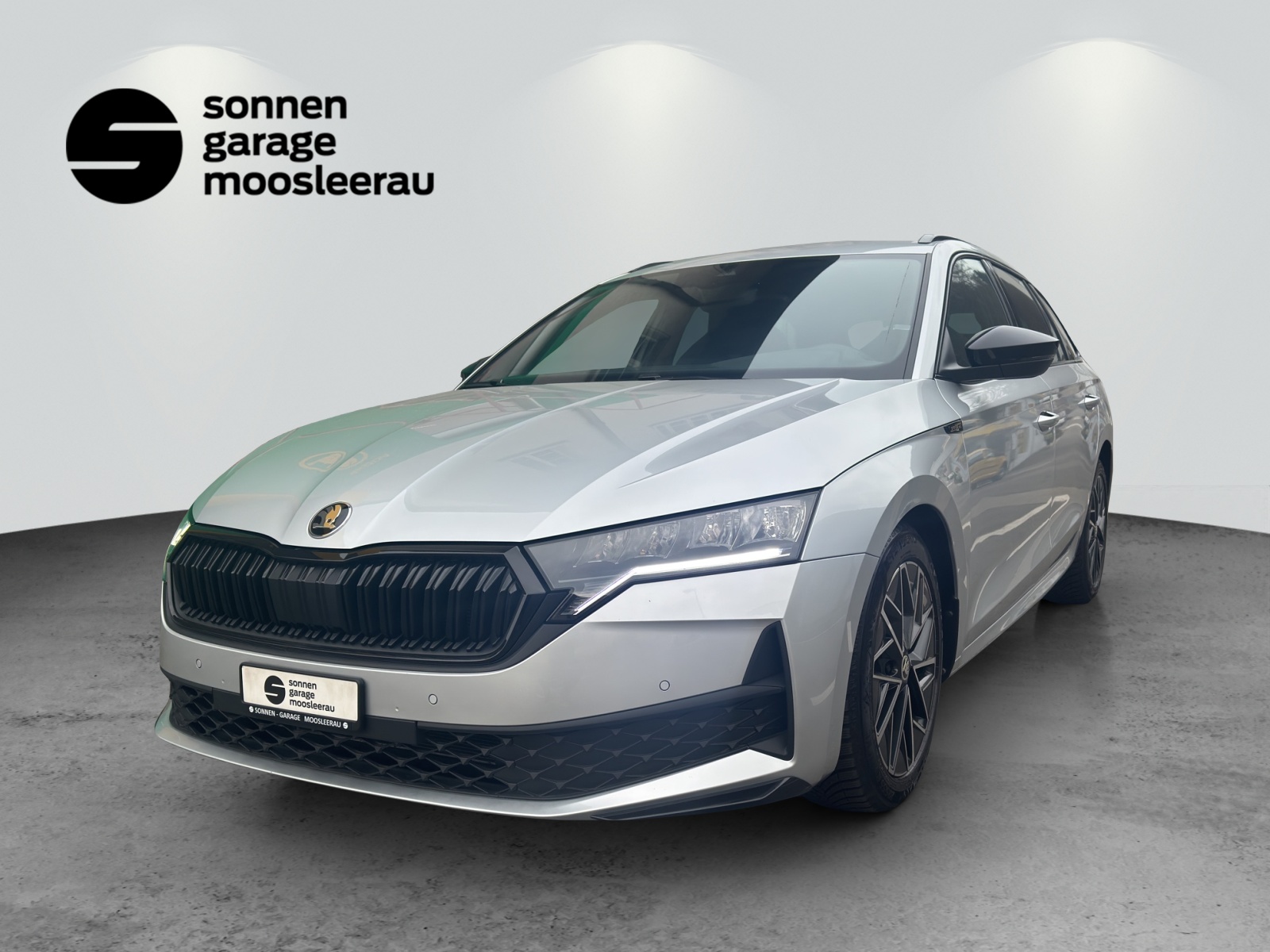 SKODA Octavia Combi 1.5 TSI mHEV DSG Sport Line-image-0