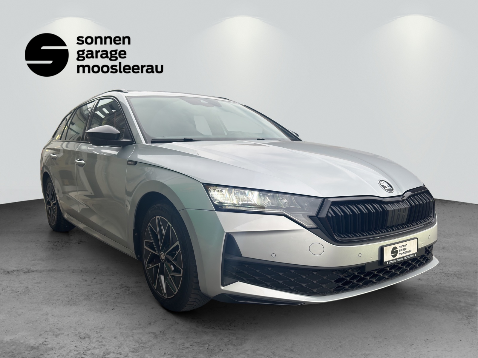SKODA Octavia Combi 1.5 TSI mHEV DSG Sport Line-image-1