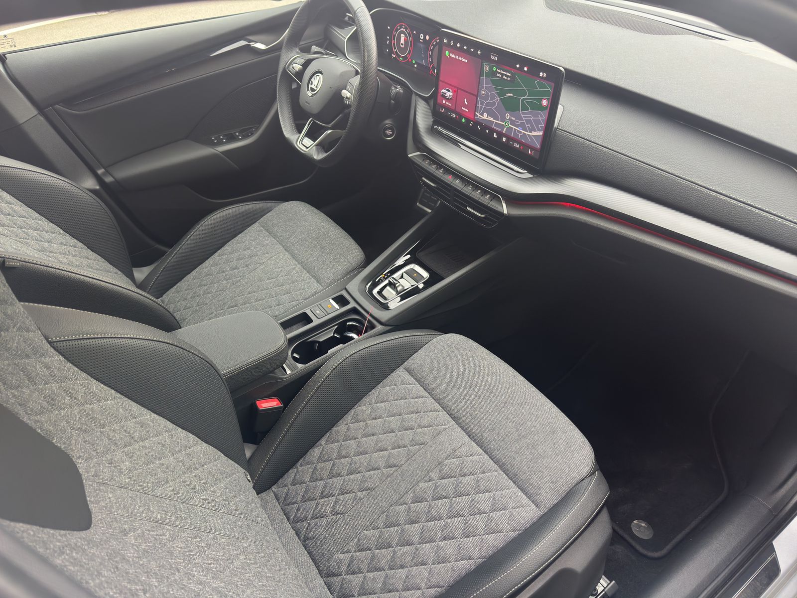 SKODA Octavia Combi 1.5 TSI mHEV DSG Sport Line-image-8