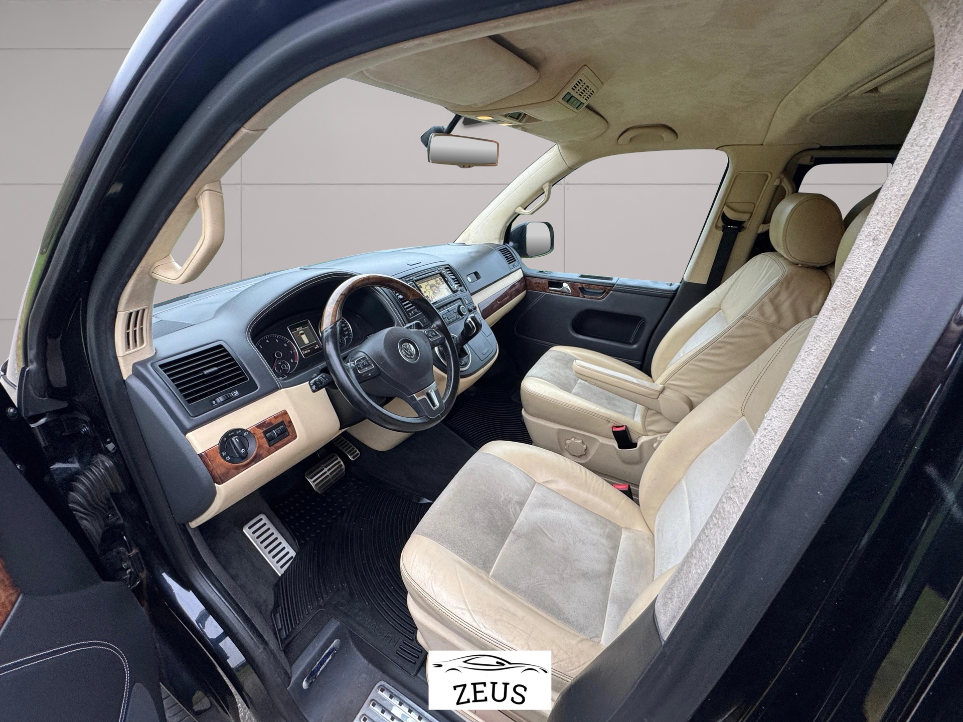 VW T5 Multivan 2.0 TSI | VIP Business Umbau-image-11