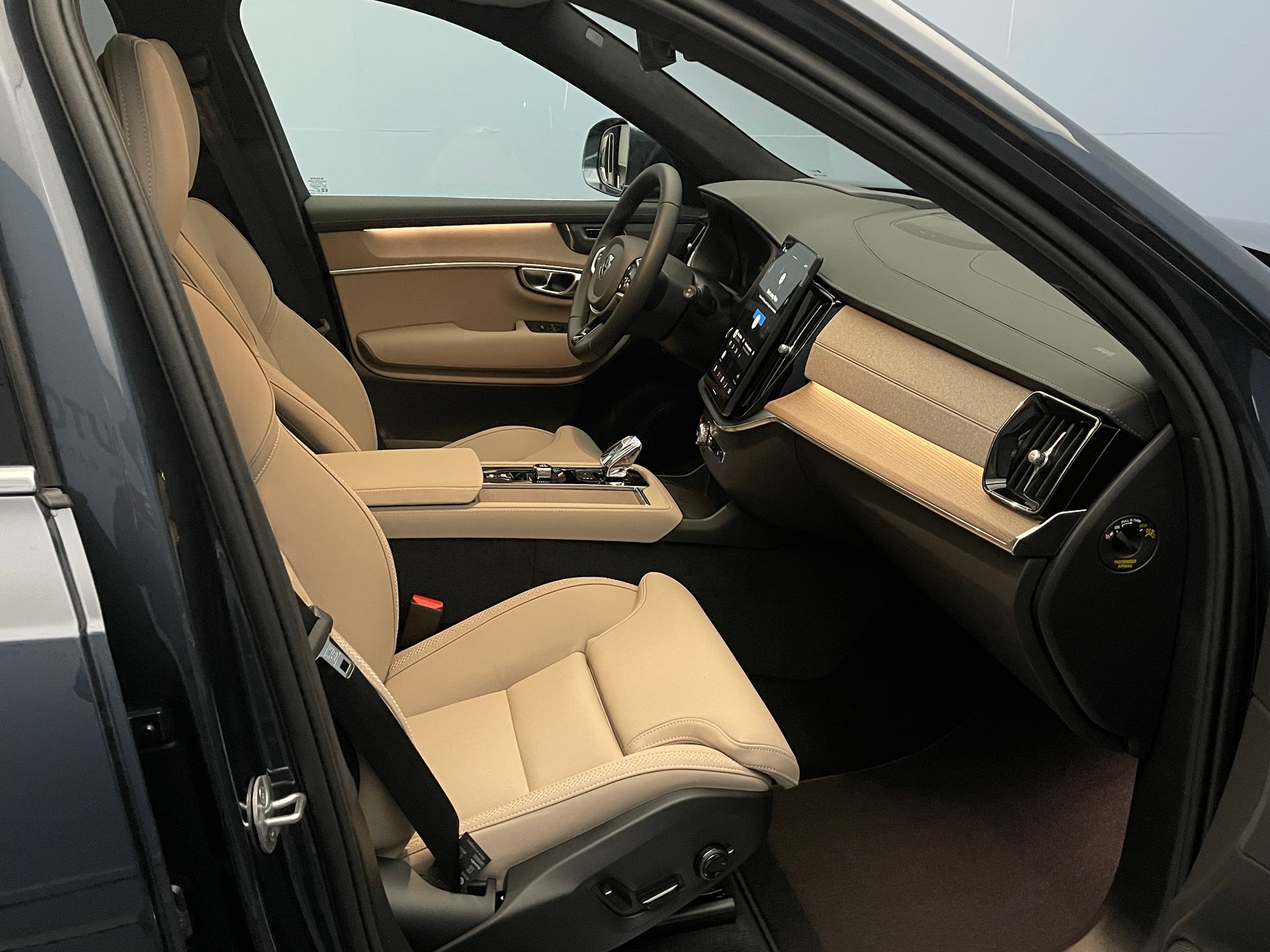 VOLVO XC90 2.0 T8 TE Ultra Bright eAWD-image-11