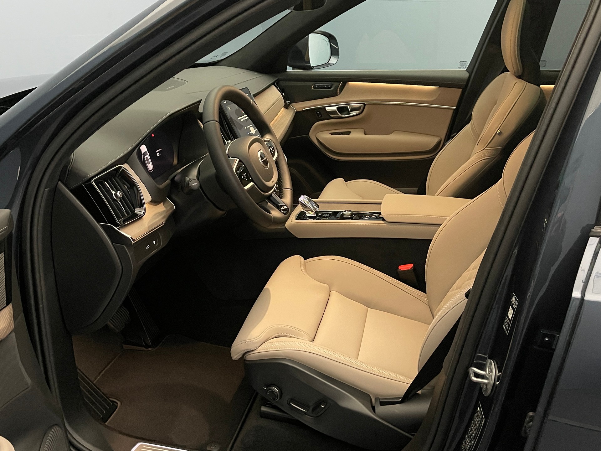 VOLVO XC90 2.0 T8 TE Ultra Bright eAWD-image-10