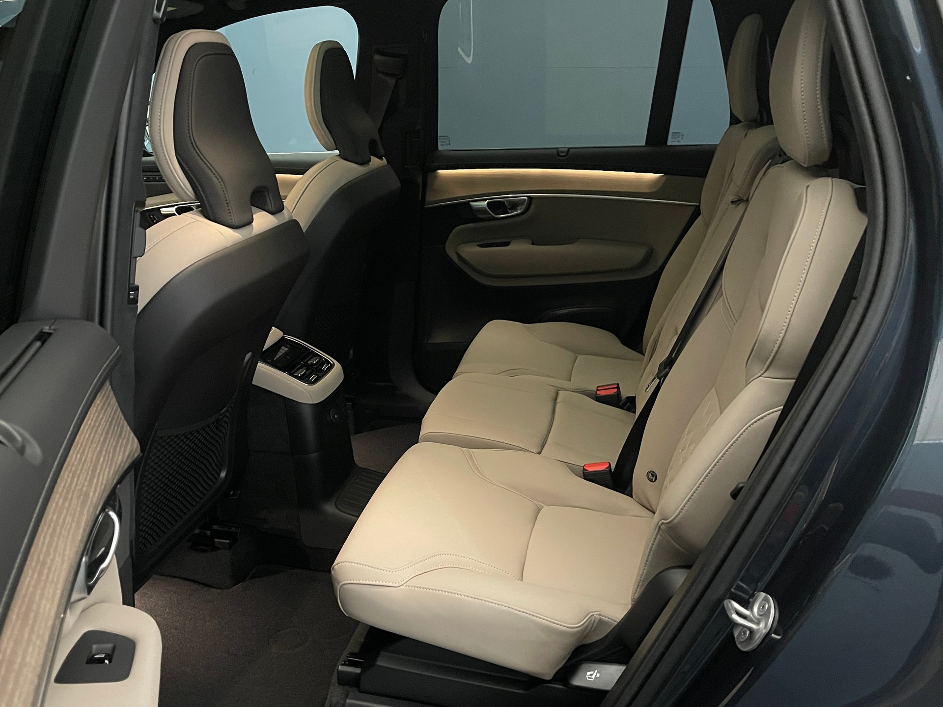 VOLVO XC90 2.0 T8 TE Ultra Bright eAWD-image-8