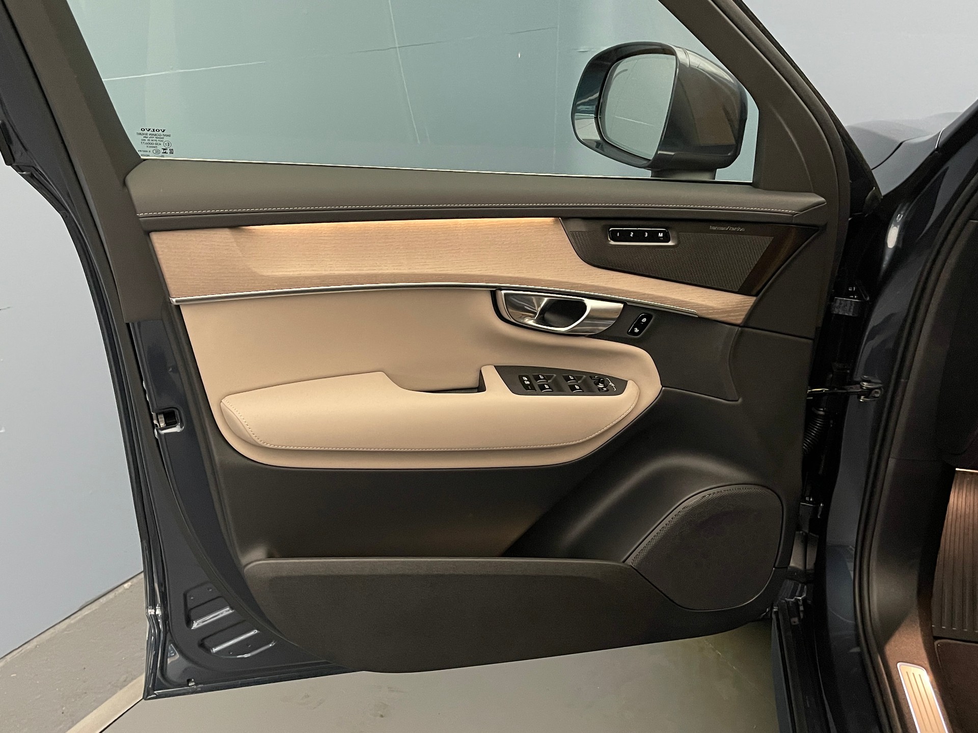 VOLVO XC90 2.0 T8 TE Ultra Bright eAWD-image-6