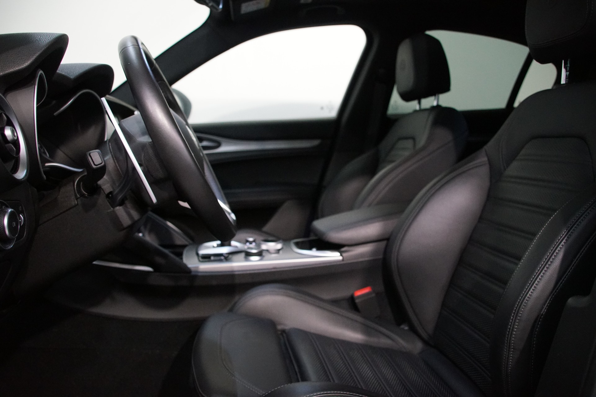 ALFA ROMEO Stelvio 2.0 Veloce Sky Q4-image-11