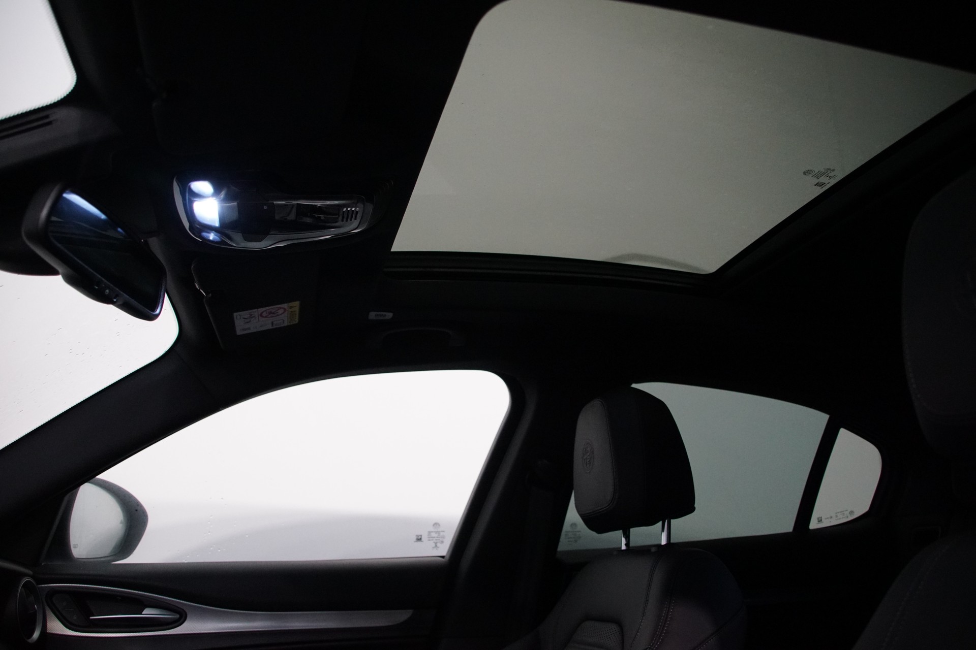 ALFA ROMEO Stelvio 2.0 Veloce Sky Q4-image-14