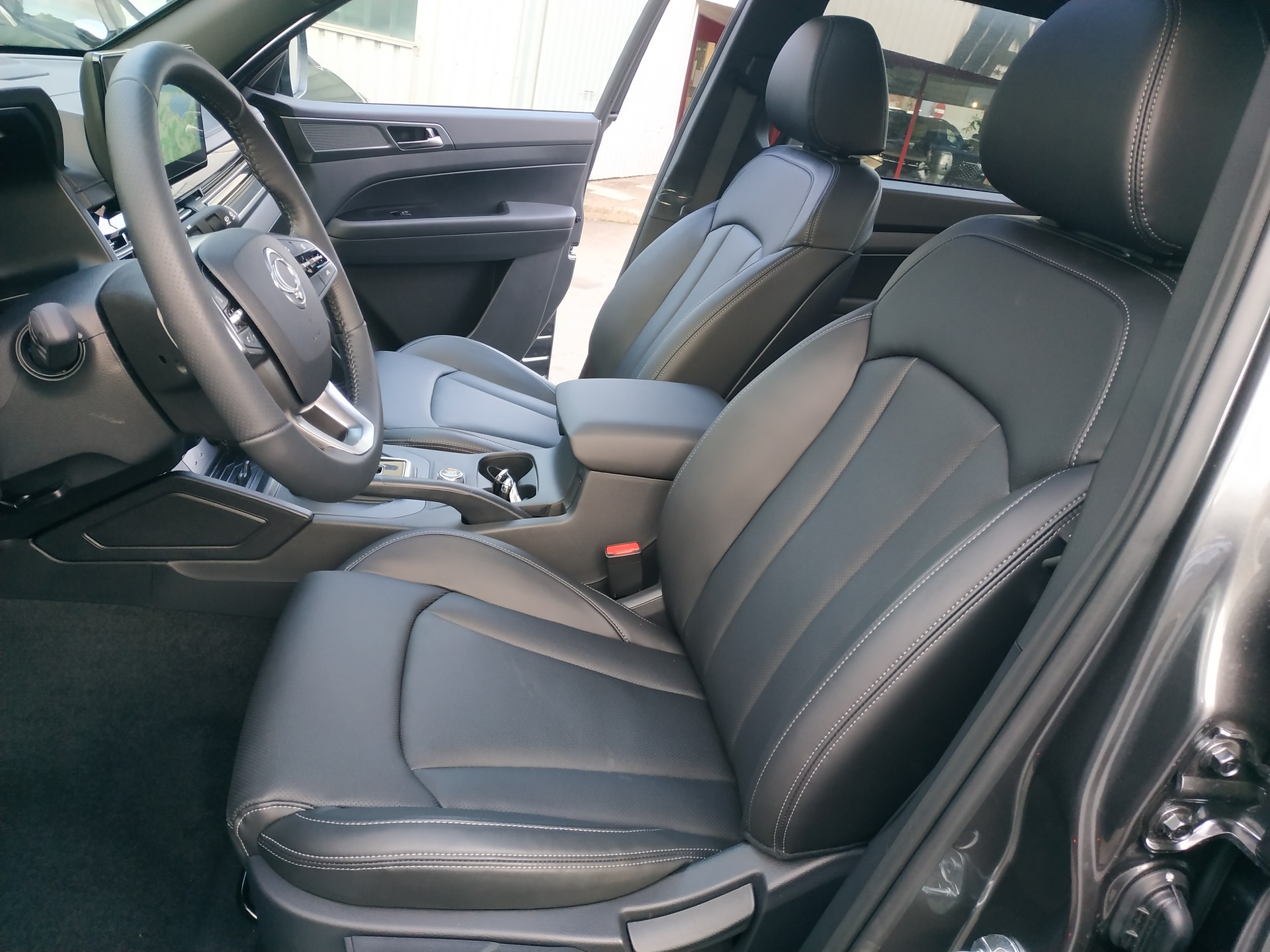 KGM-SsangYong Grand Musso 2.2 Titanium 4WD Automat-image-13