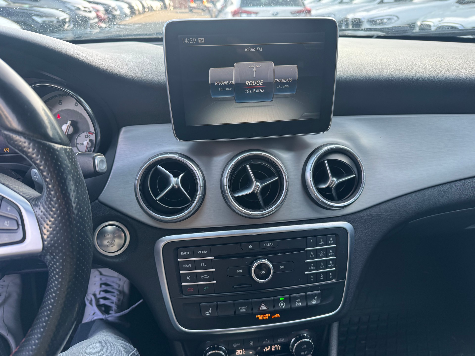 MERCEDES-BENZ CLA Shooting Brake 250 AMG Line 4Matic 7G-DCT-image-11