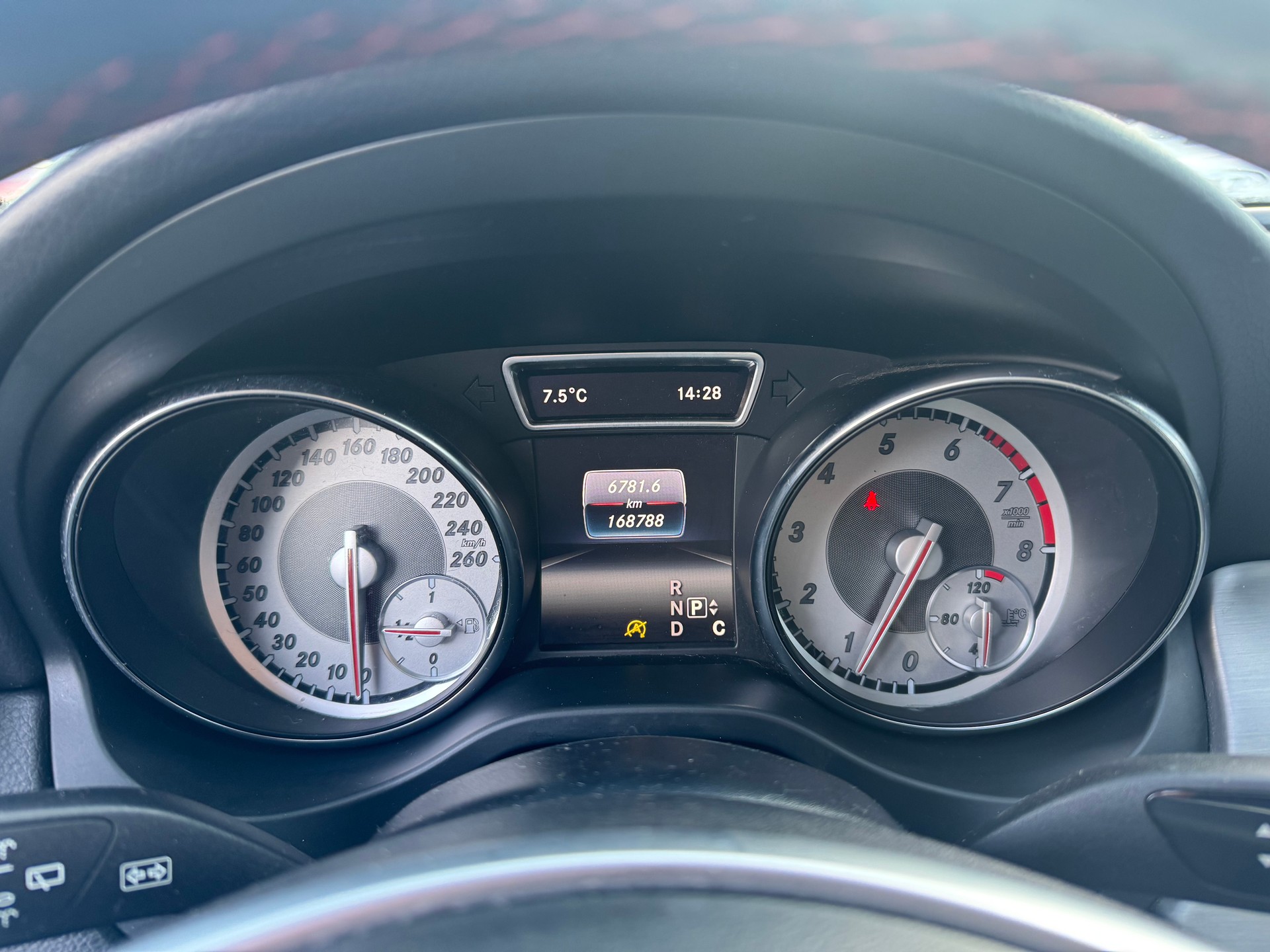 MERCEDES-BENZ CLA Shooting Brake 250 AMG Line 4Matic 7G-DCT-image-9