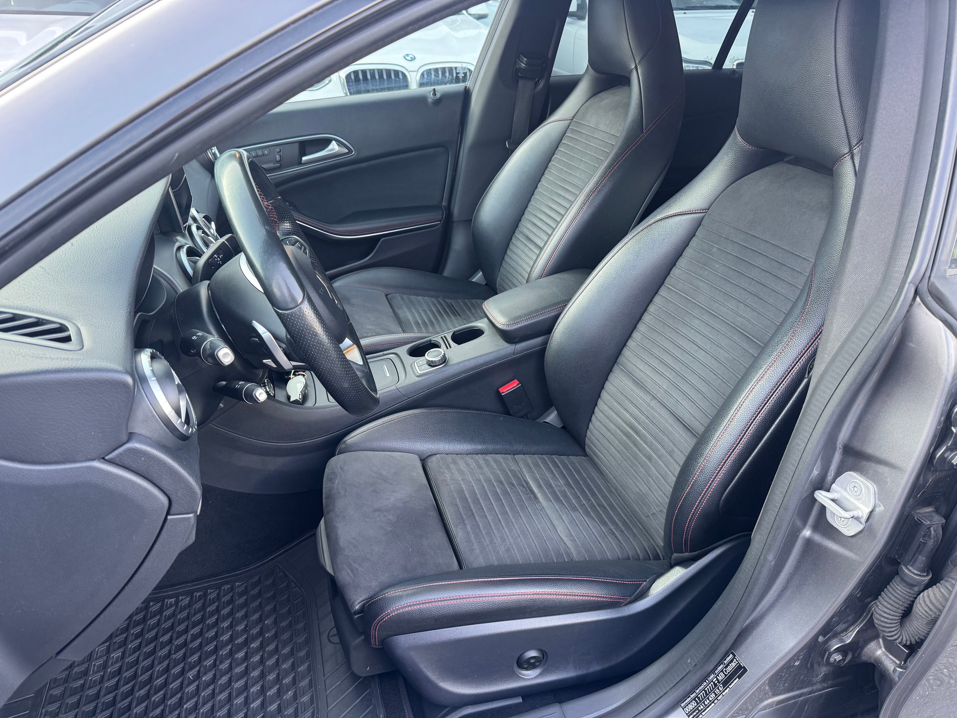 MERCEDES-BENZ CLA Shooting Brake 250 AMG Line 4Matic 7G-DCT-image-7