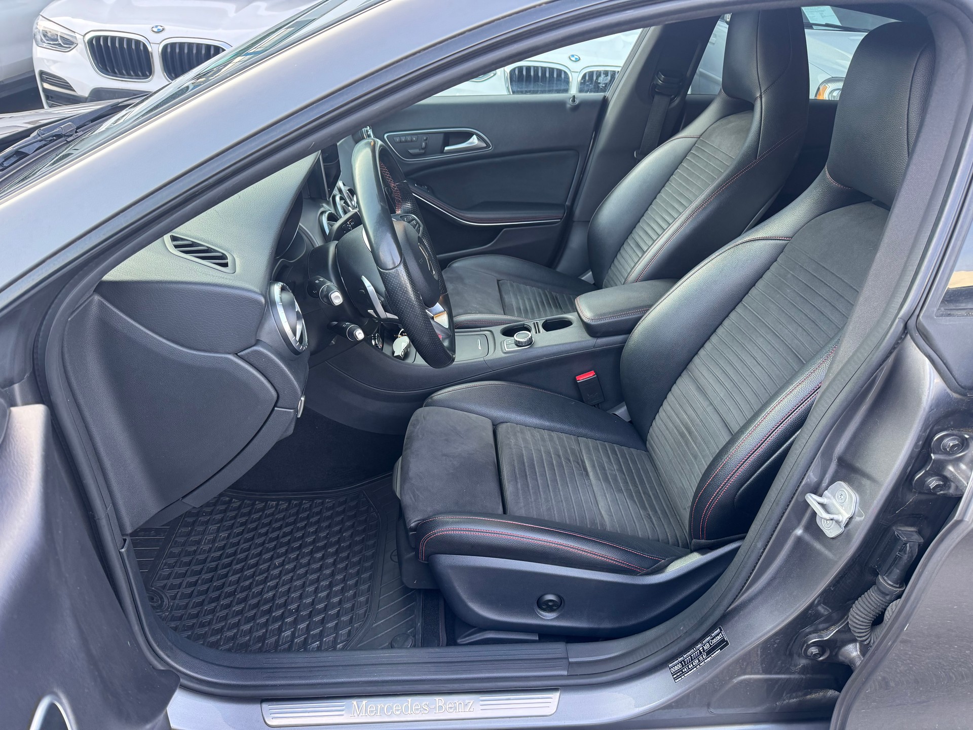 MERCEDES-BENZ CLA Shooting Brake 250 AMG Line 4Matic 7G-DCT-image-6