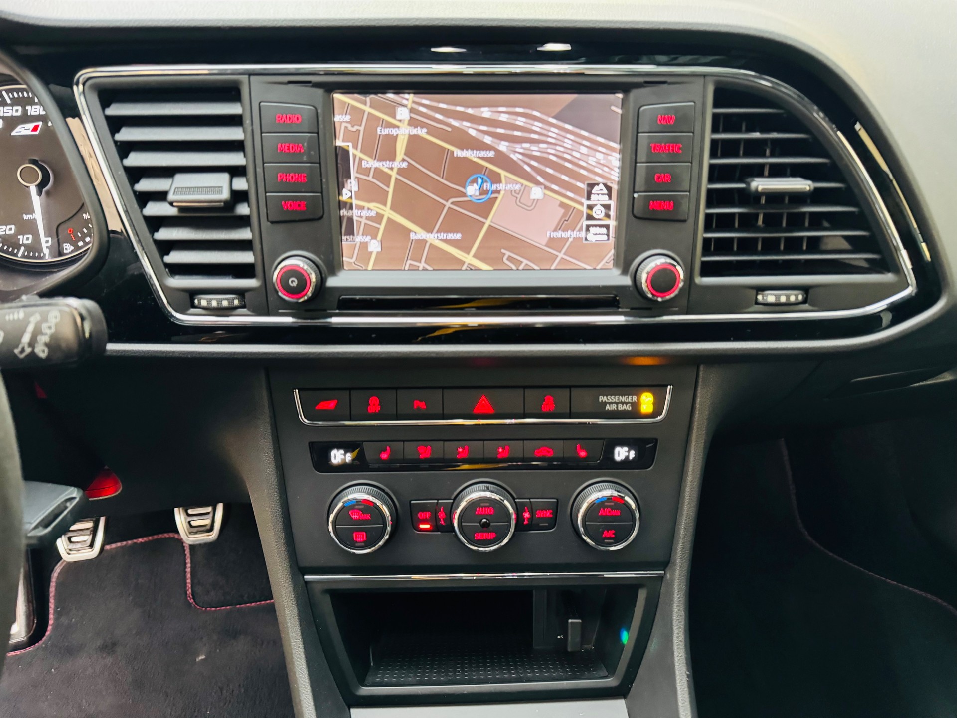 SEAT Leon 2.0 TSI Cupra 290-image-13