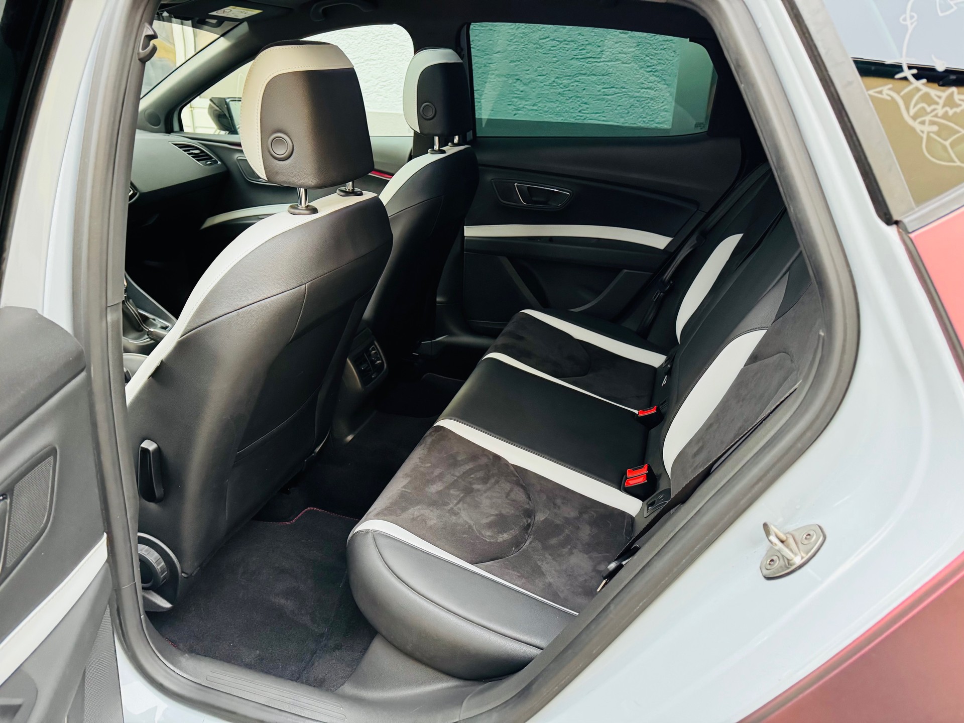 SEAT Leon 2.0 TSI Cupra 290-image-8