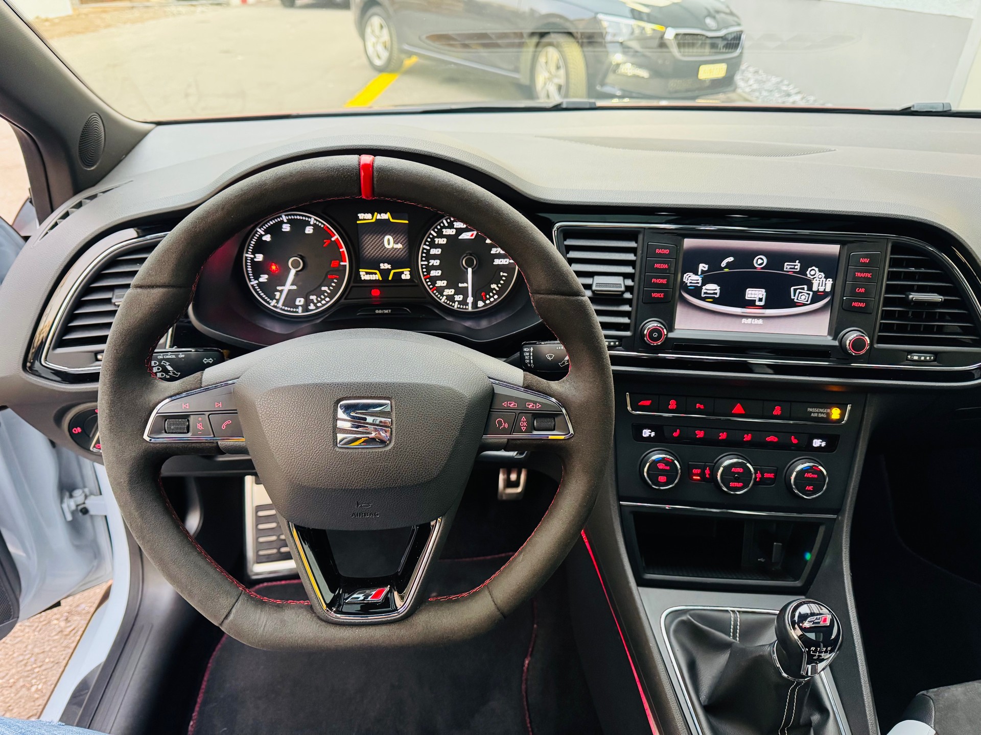 SEAT Leon 2.0 TSI Cupra 290-image-12