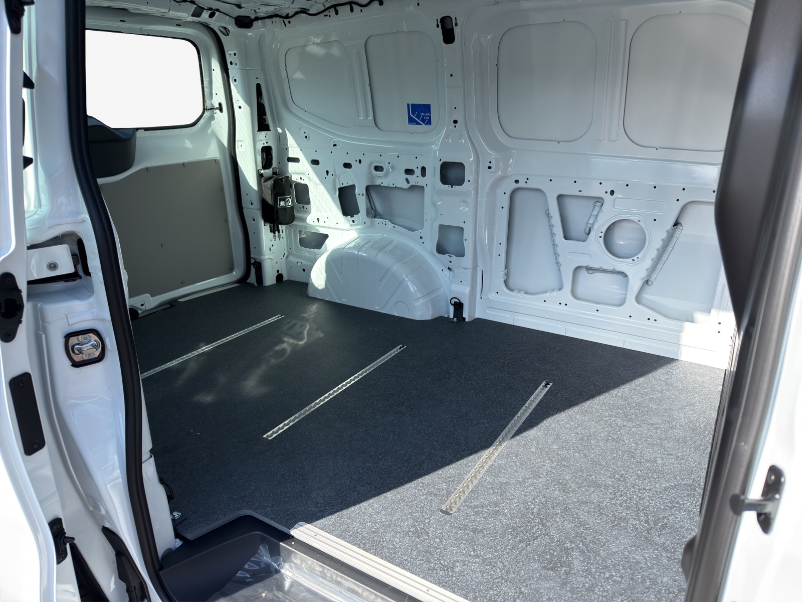 VW Transporter 2.0 TDI Automat-image-11
