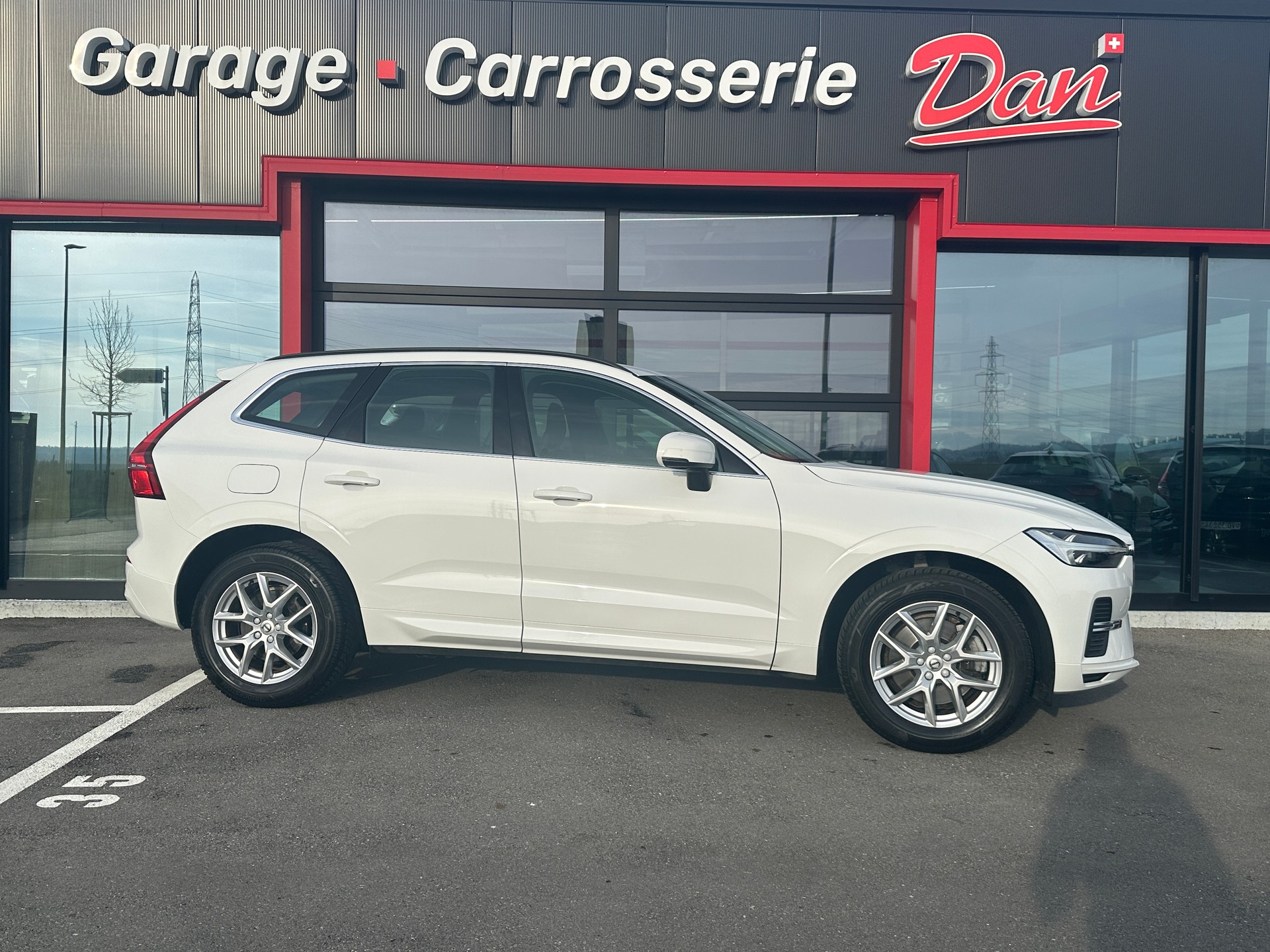 VOLVO XC60 B5 Benzin Mild Hybrid AWD Momentum Geartronic