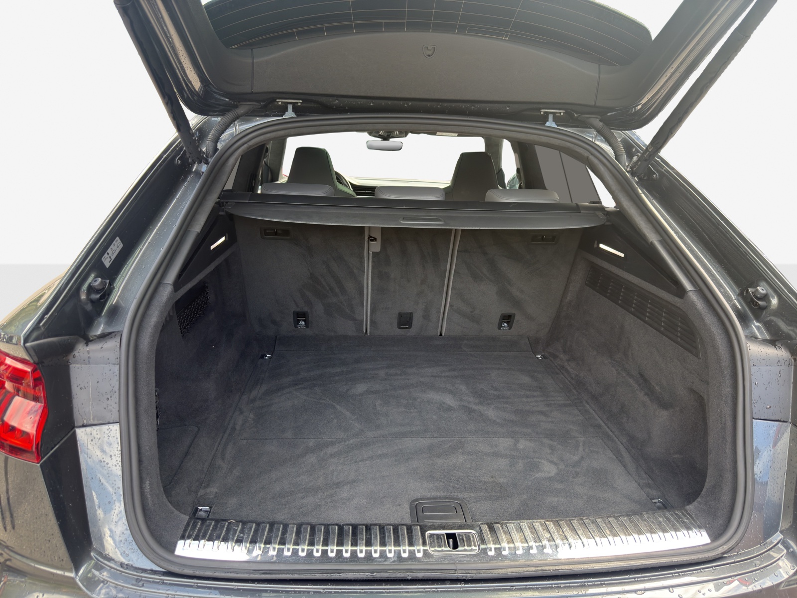 AUDI SQ8 TFSI quattro tiptronic-image-12
