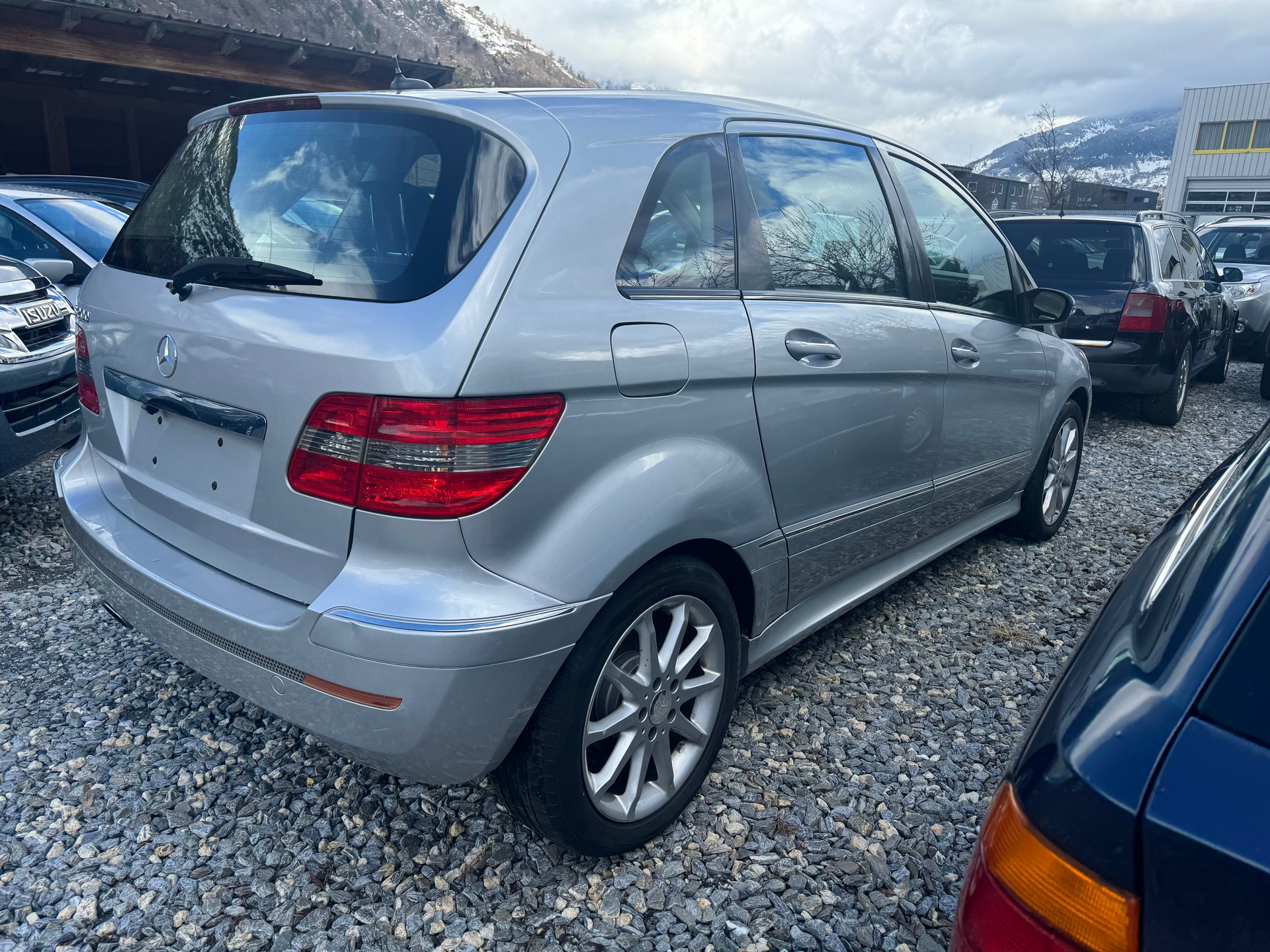 MERCEDES-BENZ B 200-image-13