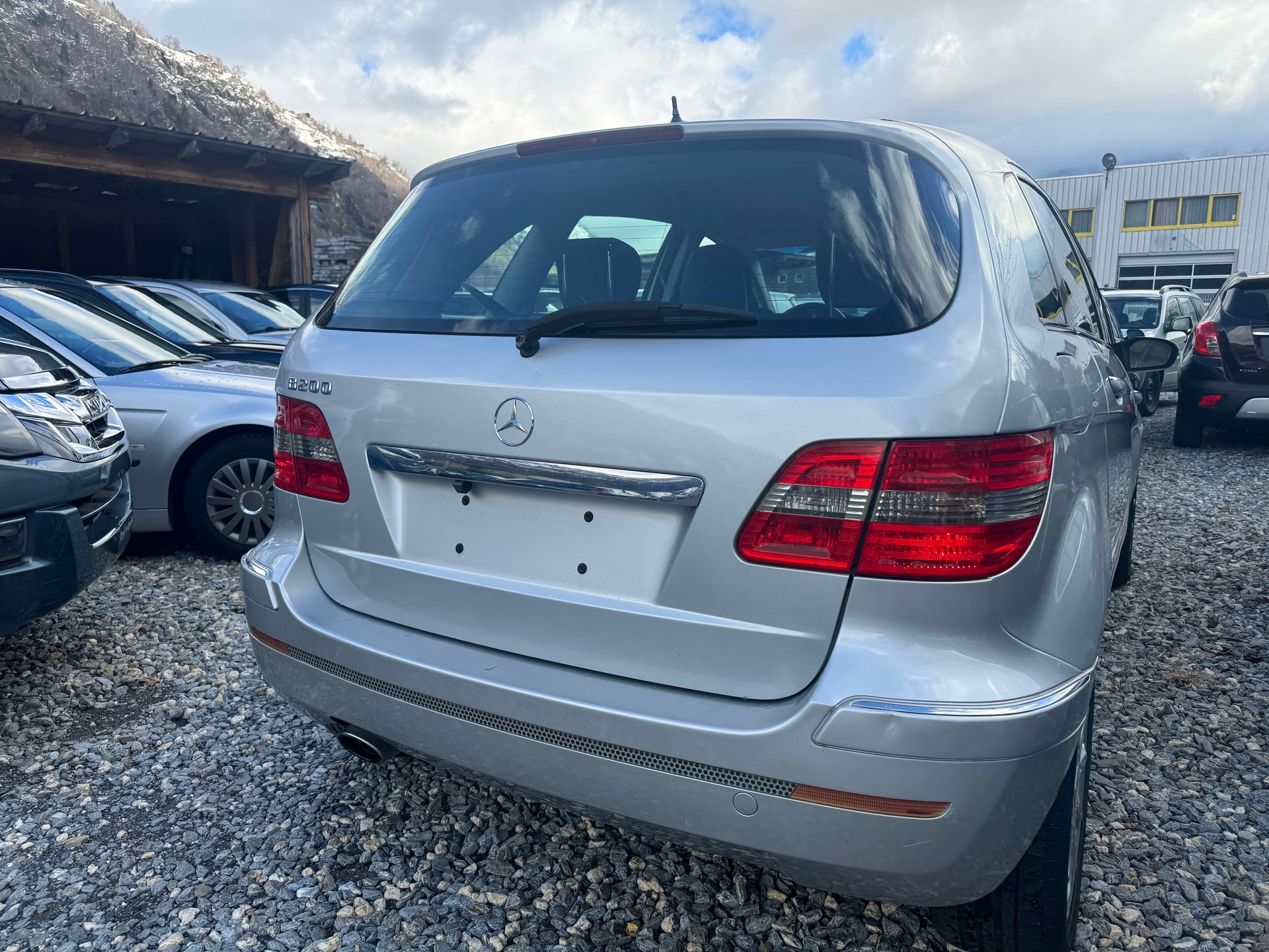 MERCEDES-BENZ B 200-image-12