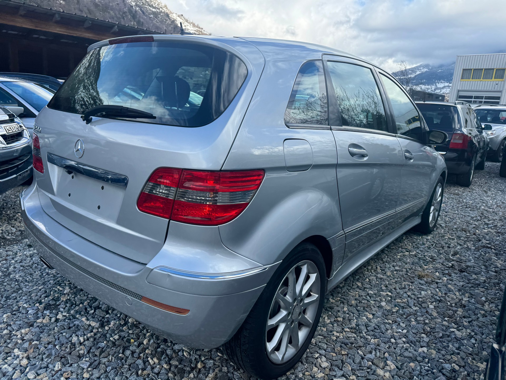 MERCEDES-BENZ B 200-image-14