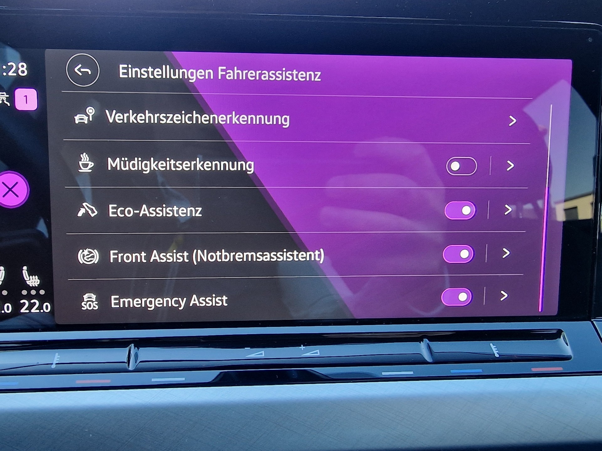 VW Golf 2.0 TDI Alltrack DSG 4Motion-image-13