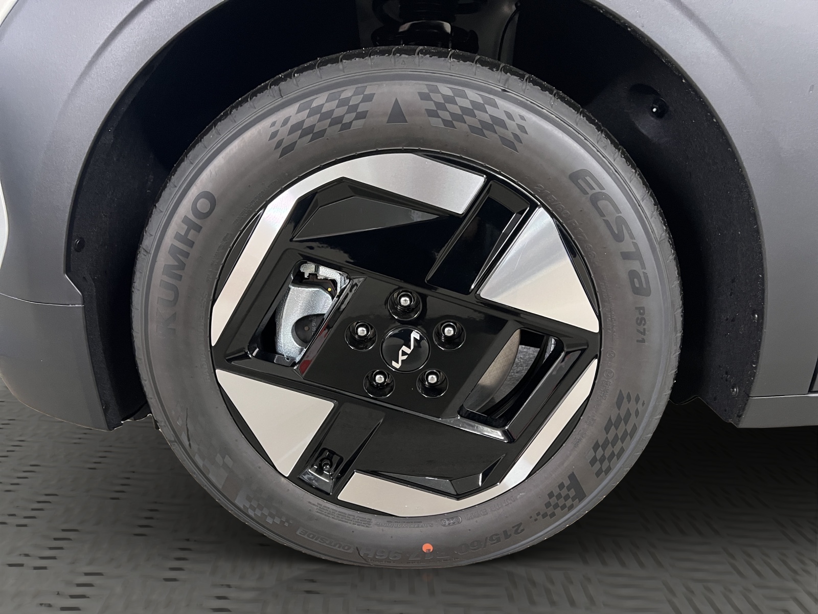 KIA EV3 81 kWh Earth-image-14