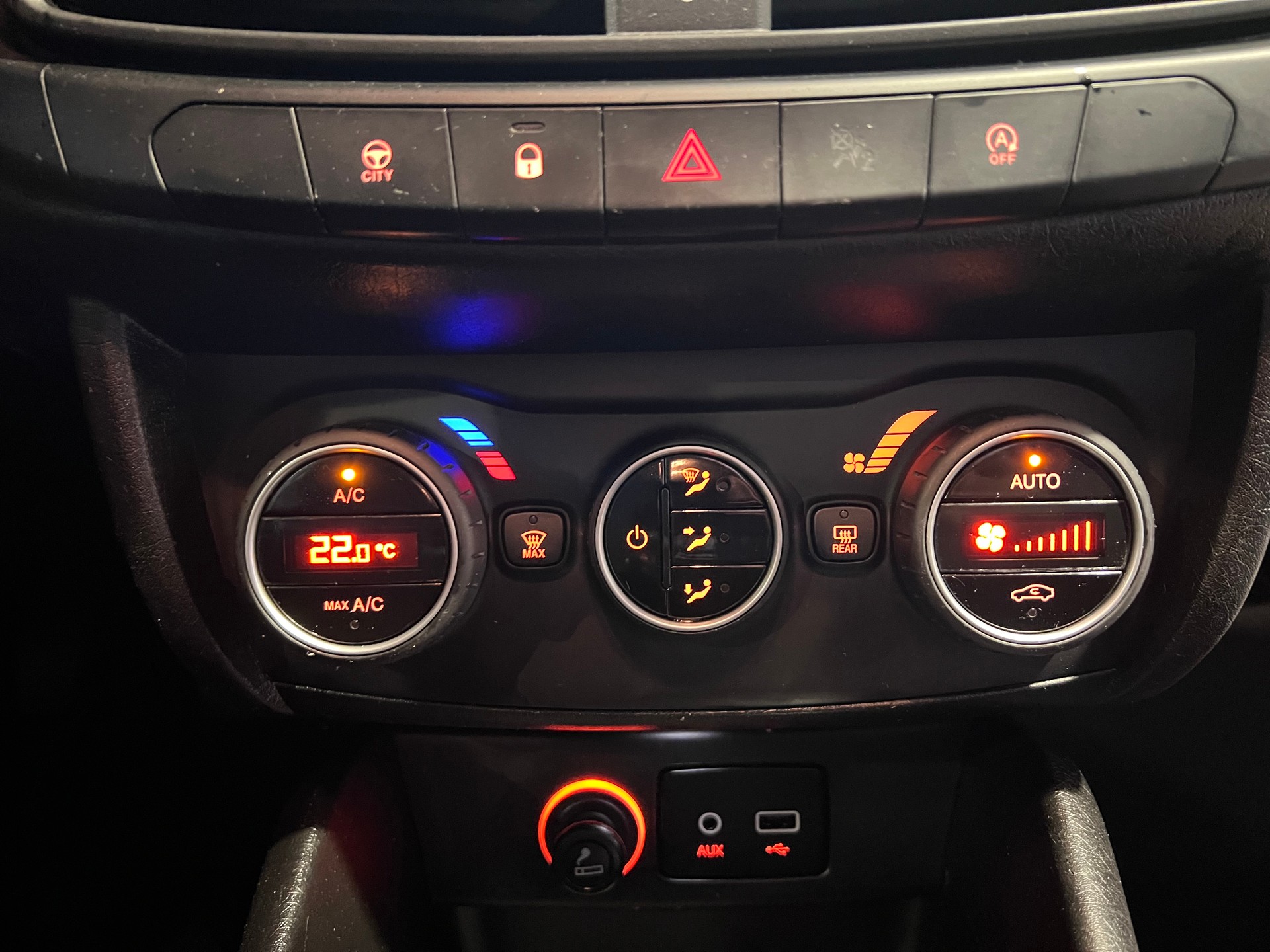 FIAT Tipo 1.6MJ Station Wagon Lounge-image-17