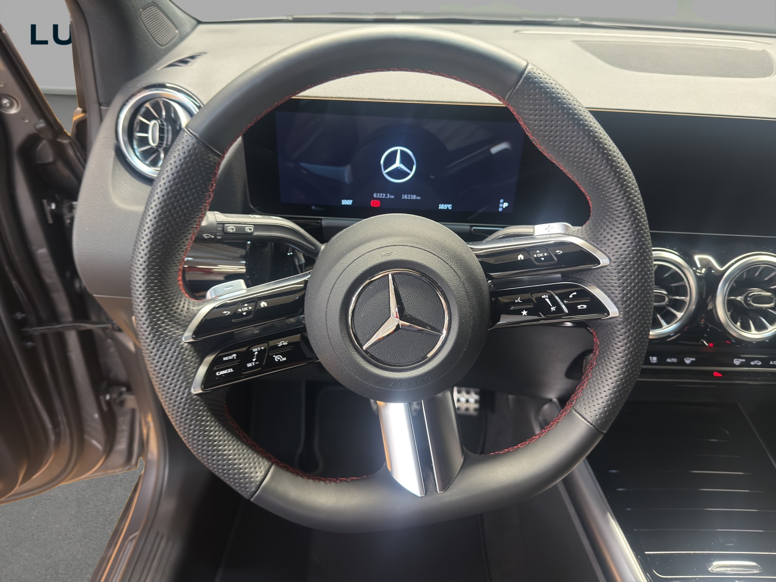 MERCEDES-BENZ B 200 - AMG / Rückfahrkamera / AHK / Sitzkomfort-Paket-image-9