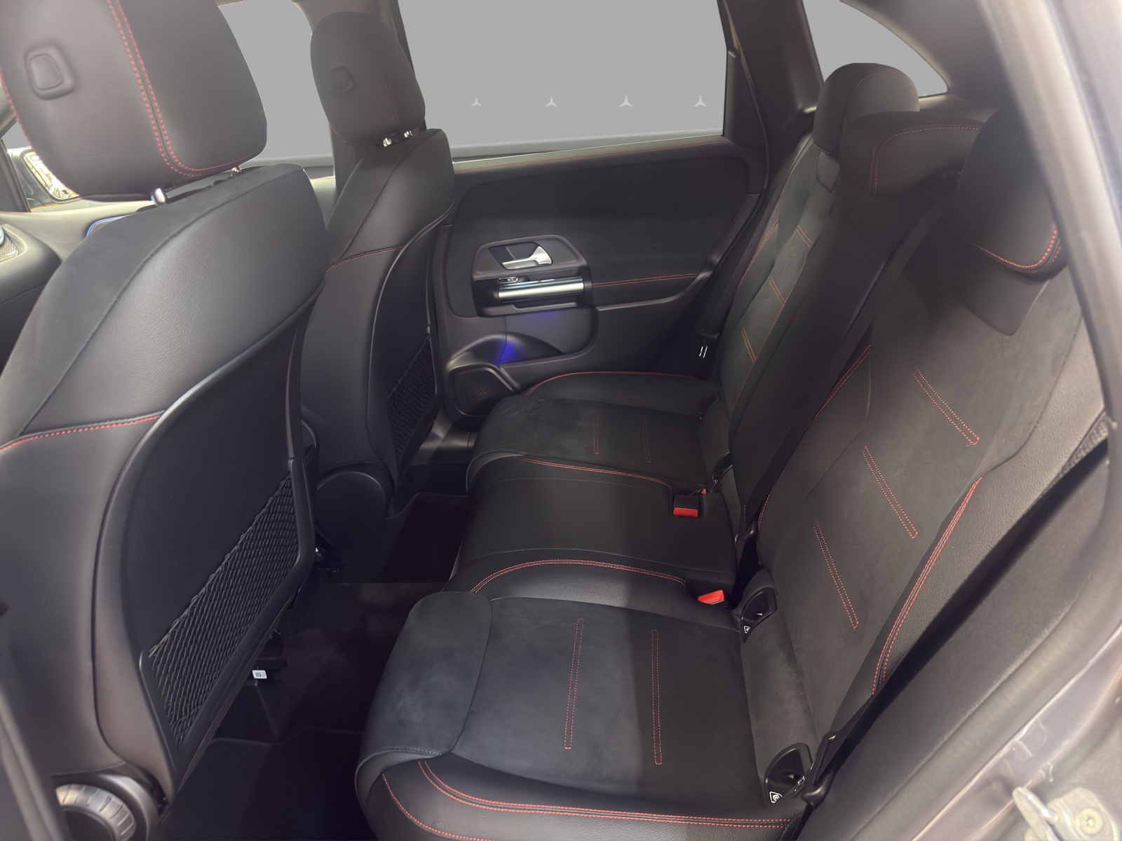 MERCEDES-BENZ B 200 - AMG / Rückfahrkamera / AHK / Sitzkomfort-Paket-image-13