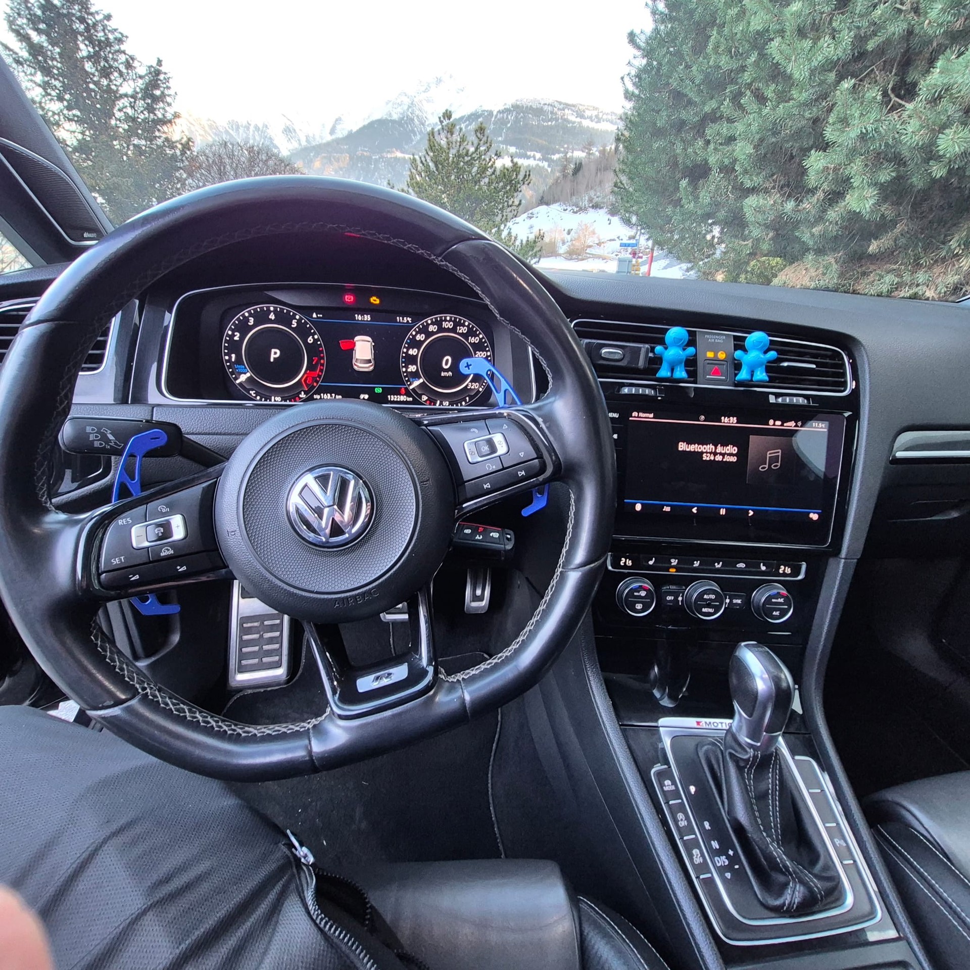 VW Golf 2.0 TSI R 4Motion DSG-image-7