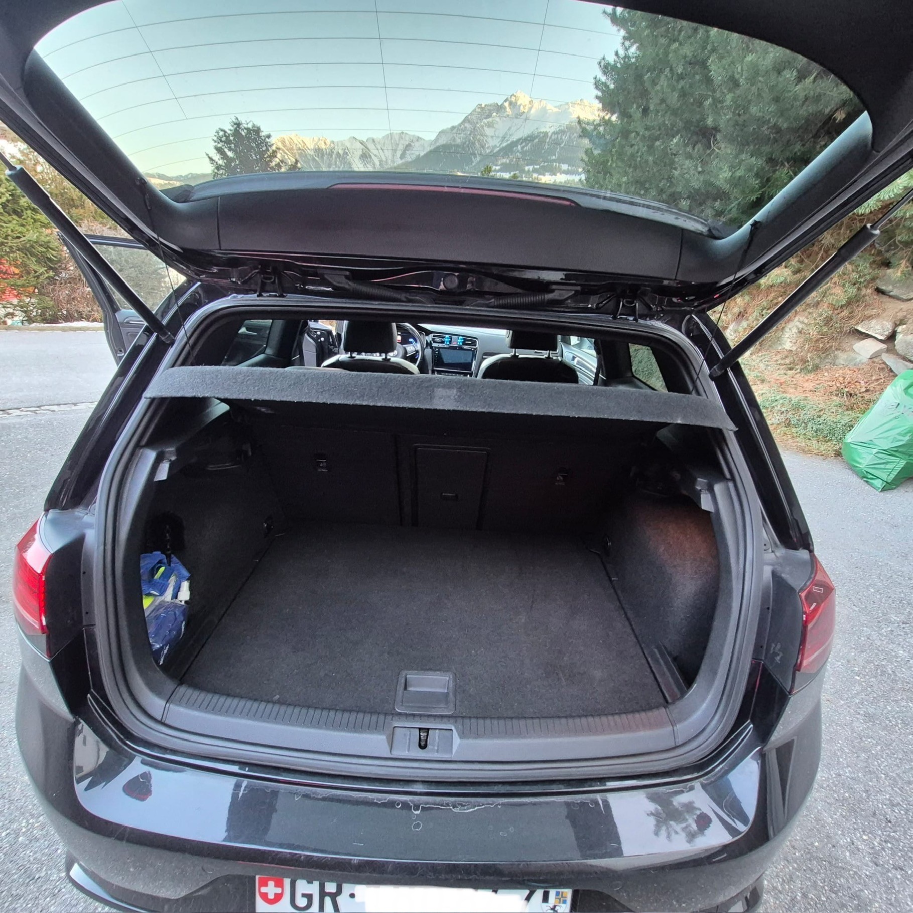 VW Golf 2.0 TSI R 4Motion DSG-image-11