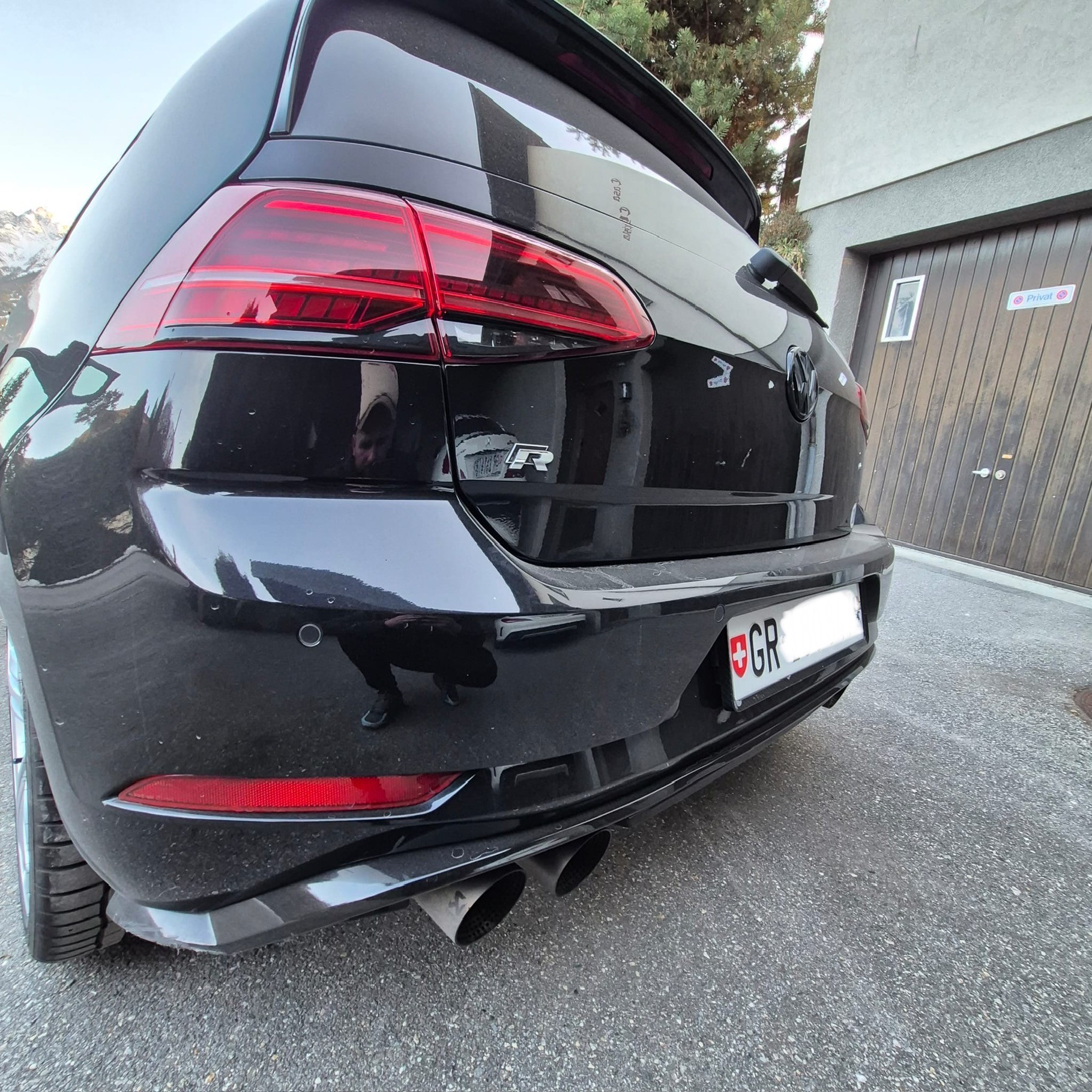 VW Golf 2.0 TSI R 4Motion DSG-image-5
