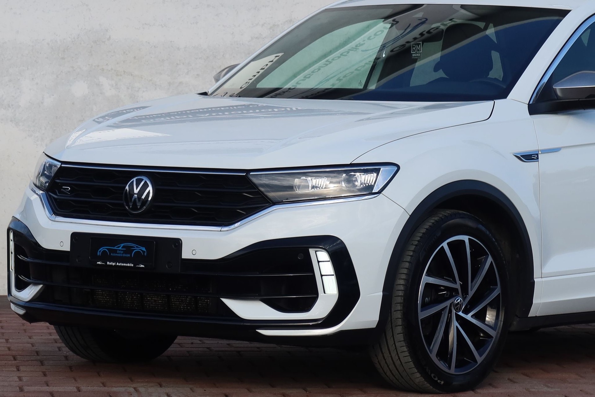 VW T-Roc 2.0 TSI R DSG 4Motion-image-4