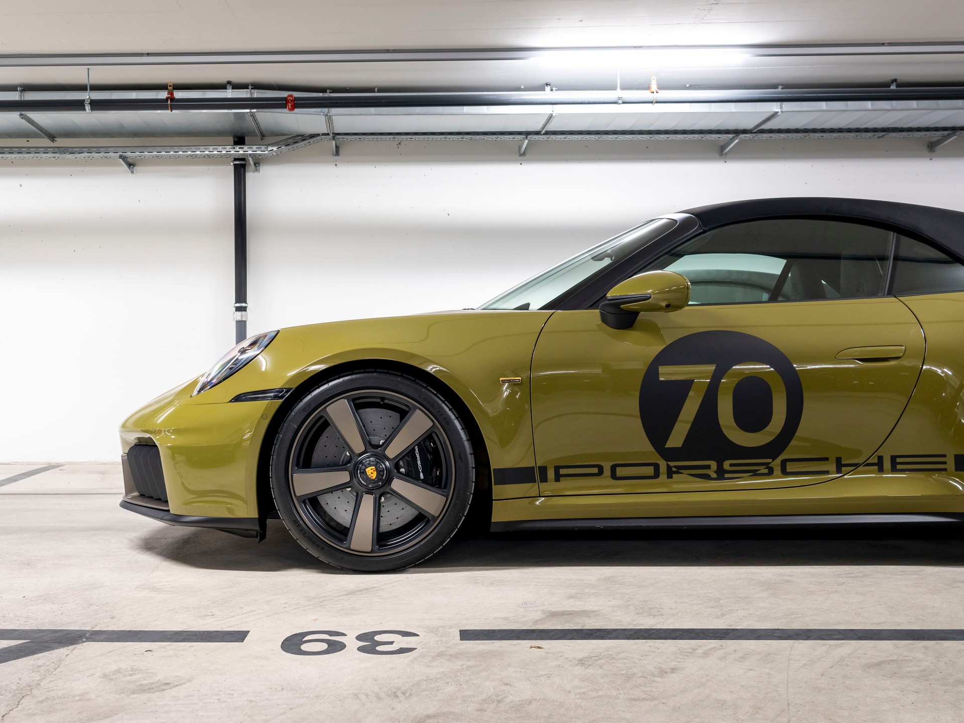 PORSCHE 911 Cabriolet Spirit 70 PDK-image-5