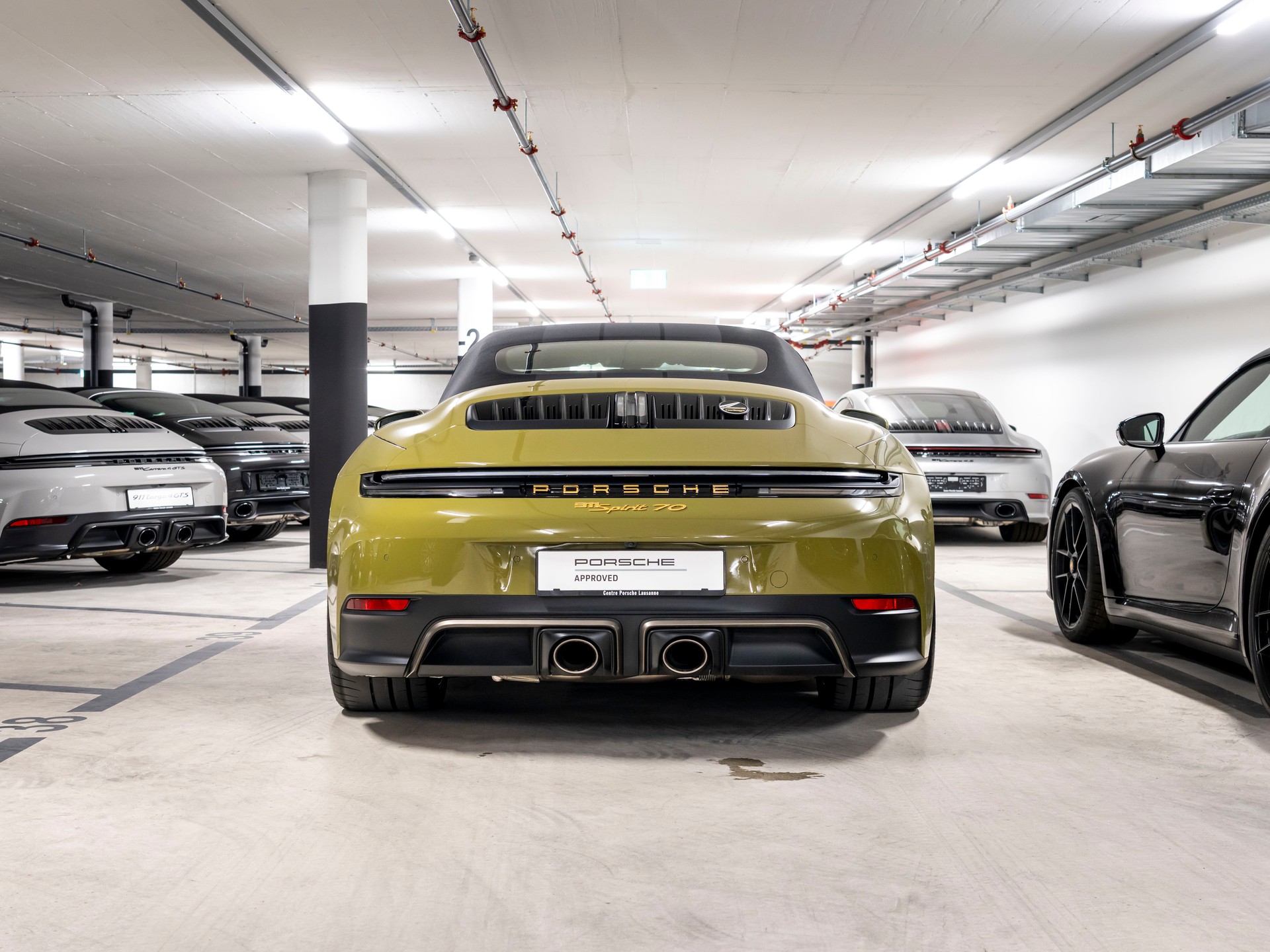 PORSCHE 911 Cabriolet Spirit 70 PDK-image-4