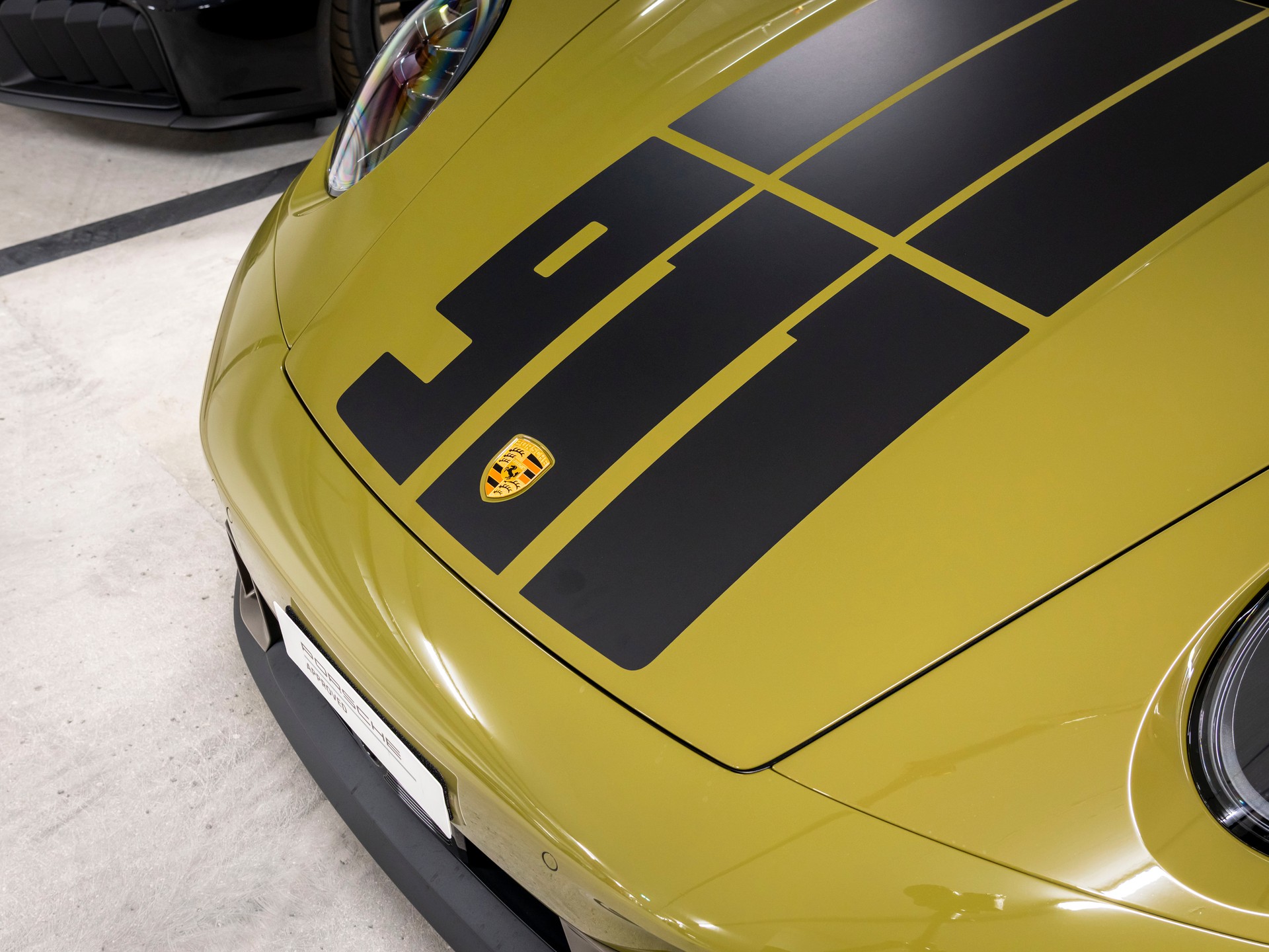 PORSCHE 911 Cabriolet Spirit 70 PDK-image-9