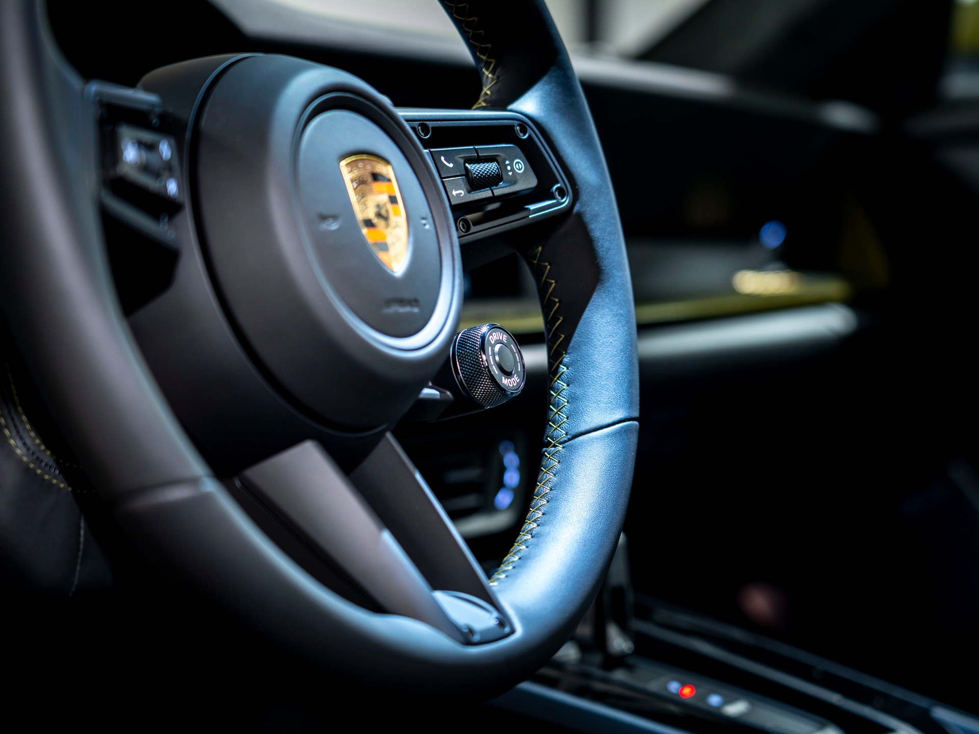 PORSCHE 911 Cabriolet Spirit 70 PDK-image-19
