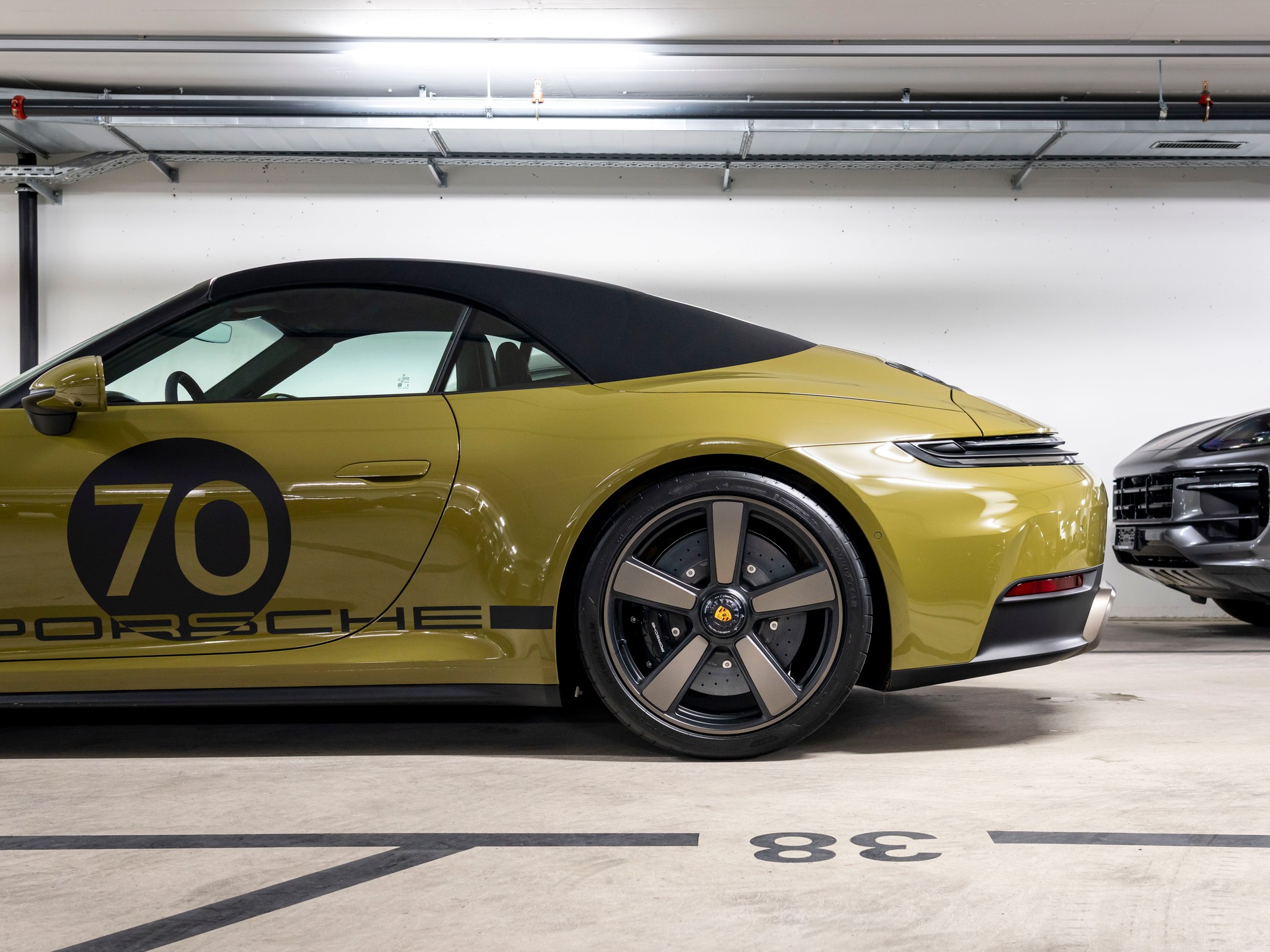PORSCHE 911 Cabriolet Spirit 70 PDK-image-6