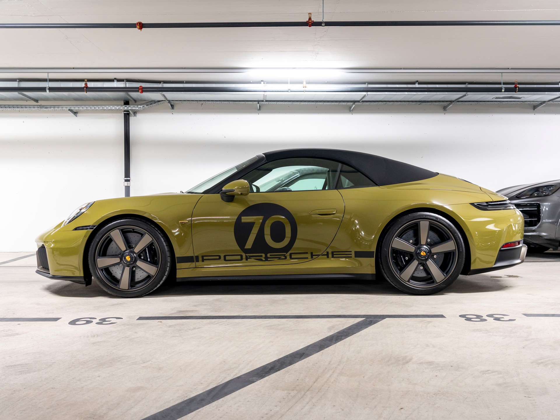 PORSCHE 911 Cabriolet Spirit 70 PDK-image-1