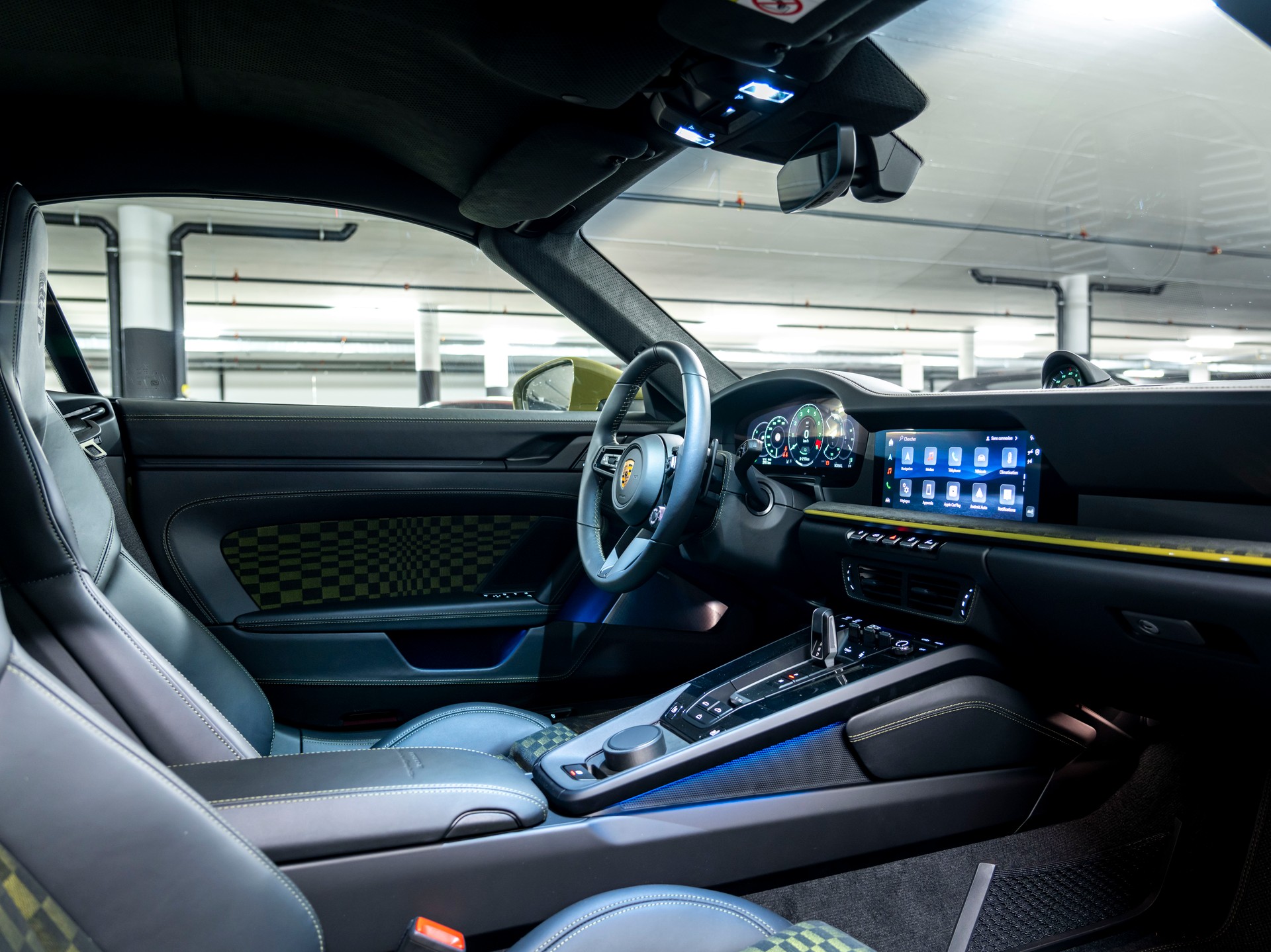 PORSCHE 911 Cabriolet Spirit 70 PDK-image-23