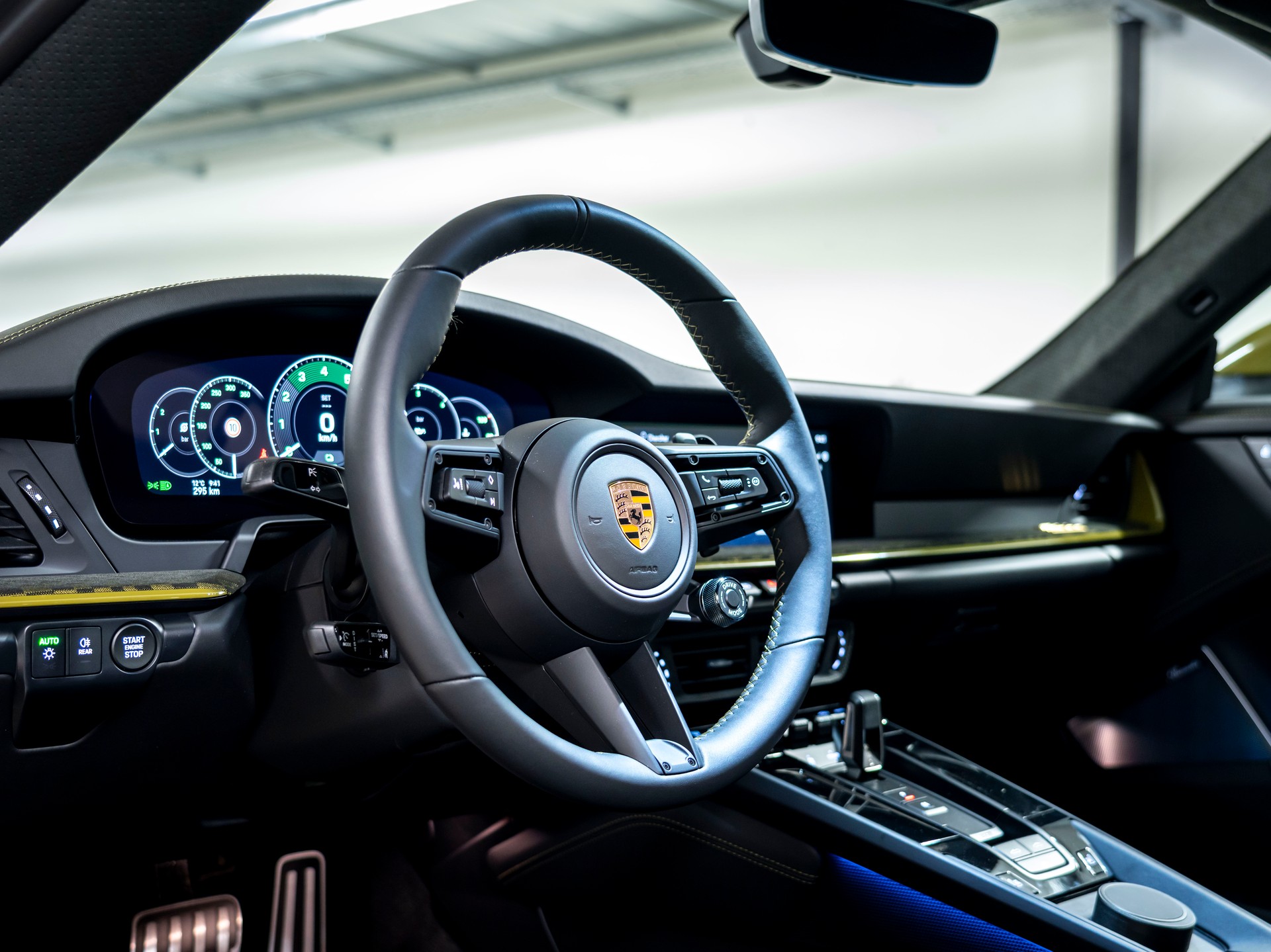 PORSCHE 911 Cabriolet Spirit 70 PDK-image-18