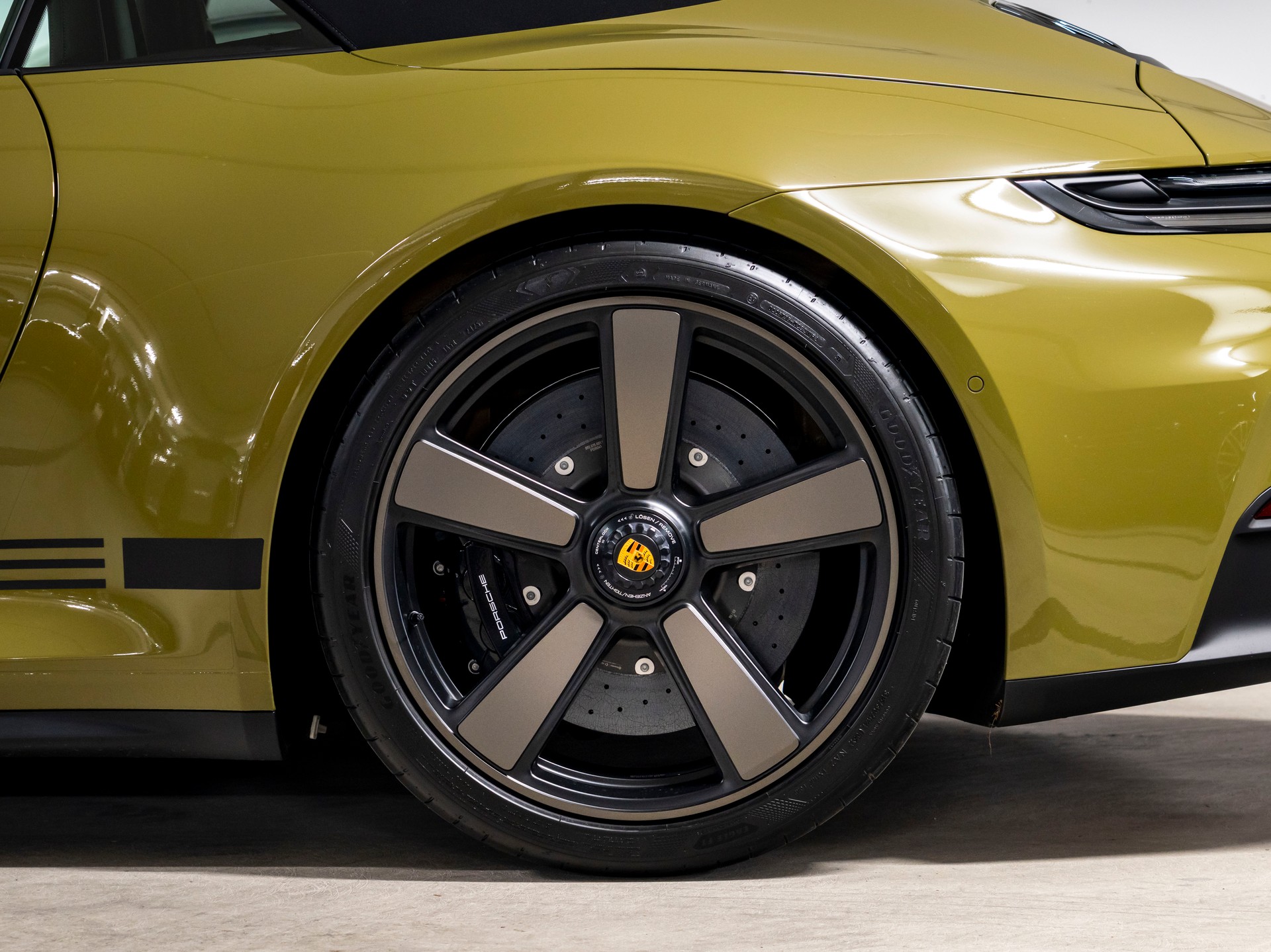 PORSCHE 911 Cabriolet Spirit 70 PDK-image-8