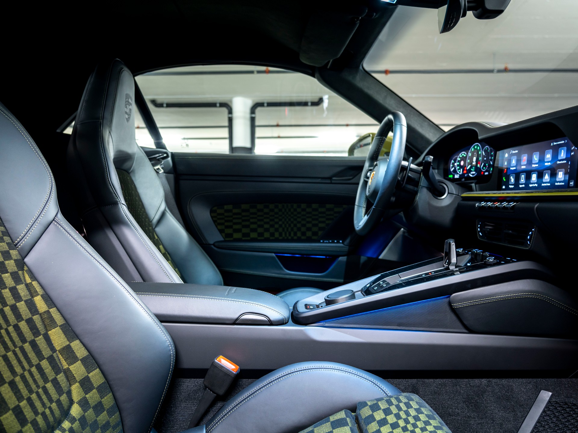 PORSCHE 911 Cabriolet Spirit 70 PDK-image-25