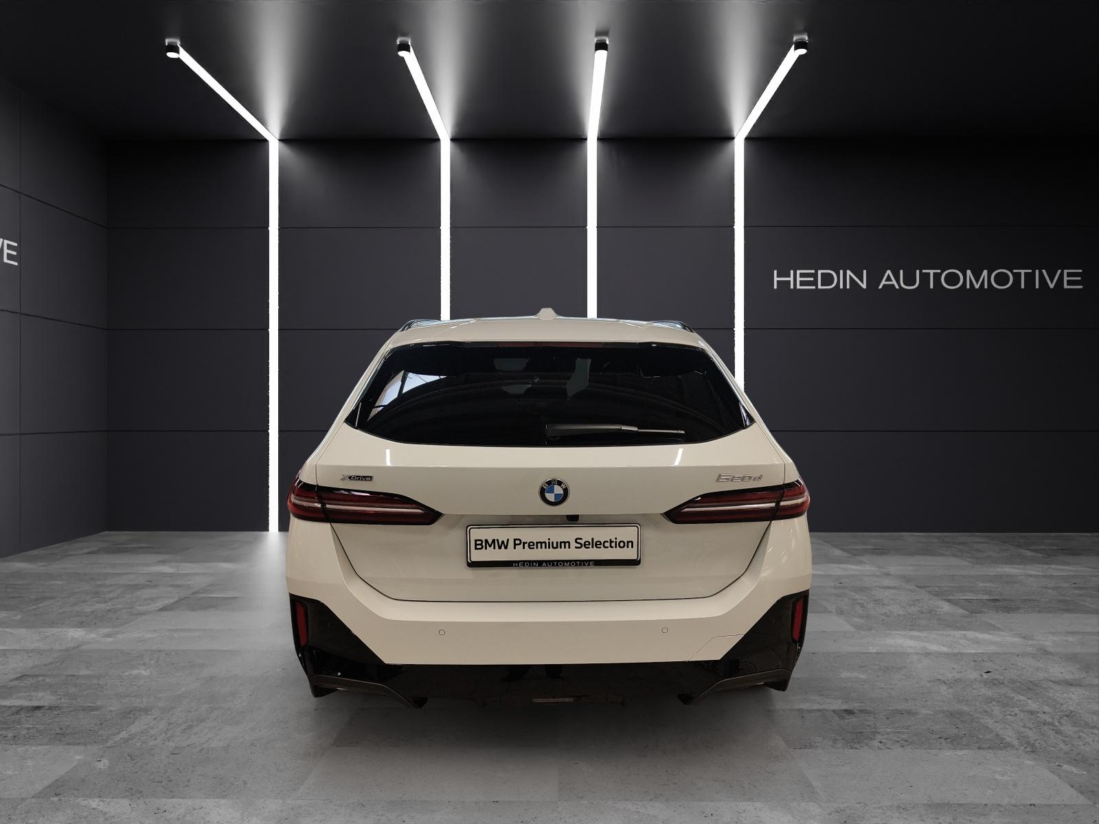 BMW 520d xDrive Touring-image-11