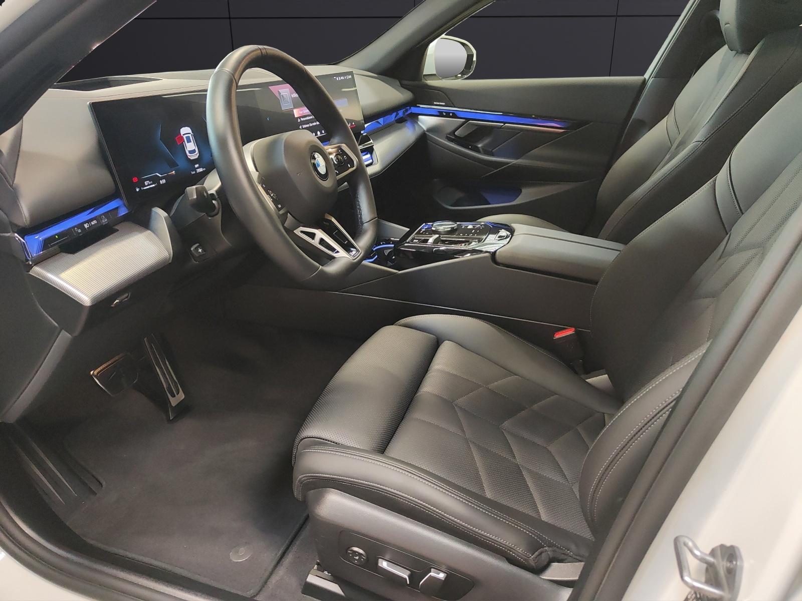 BMW 520d xDrive Touring-image-1
