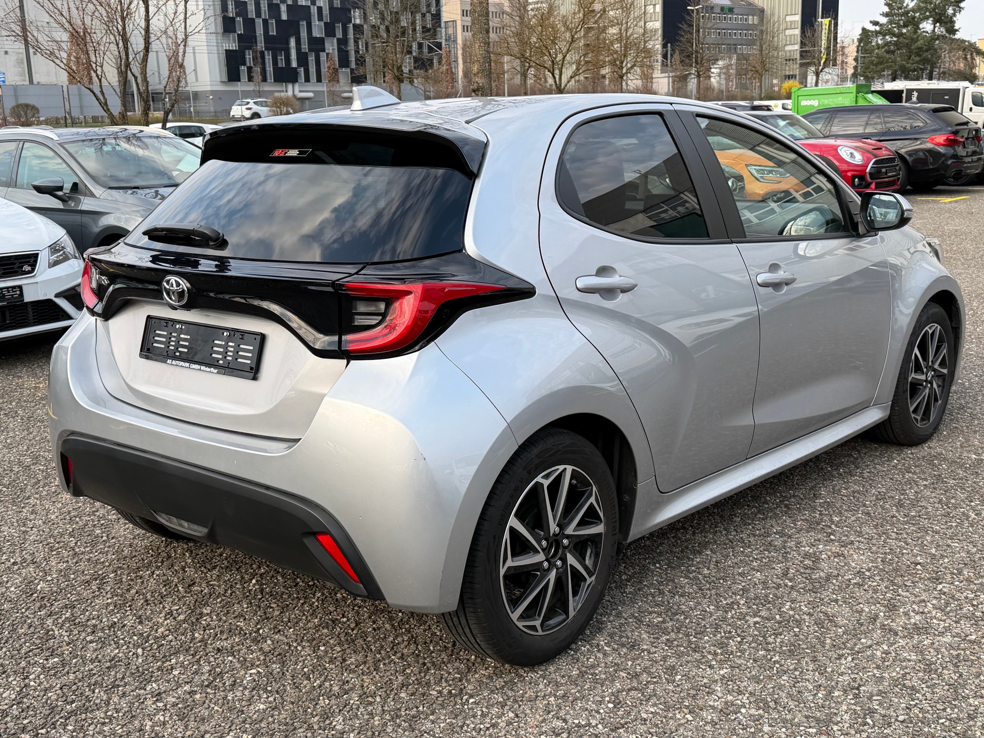 TOYOTA Yaris 1.5 Trend-image-4